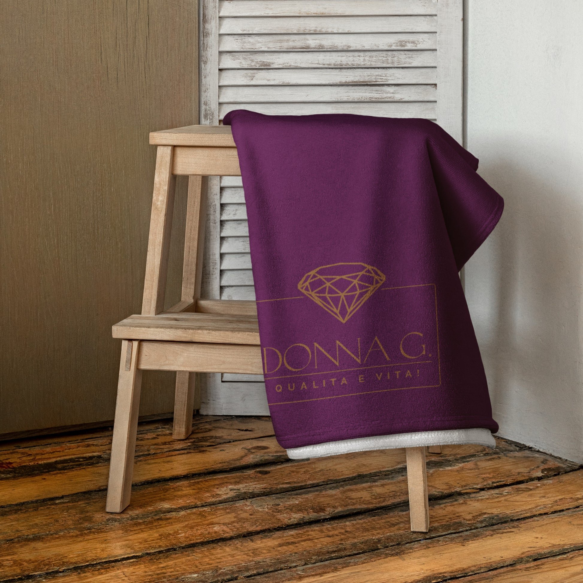 Luxe badkamer handdoek -- Donna G. -- | Paars |