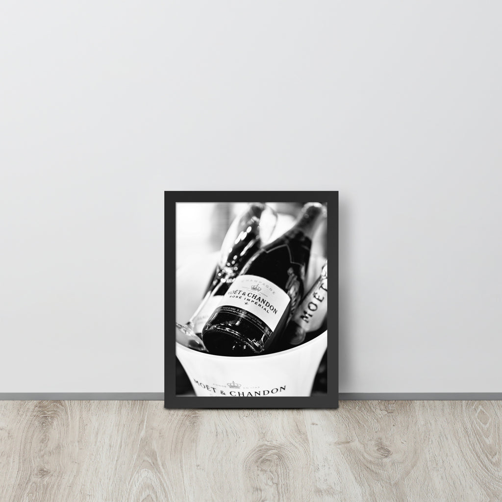 Champagne -- High Quality -- Framed on photo paper
