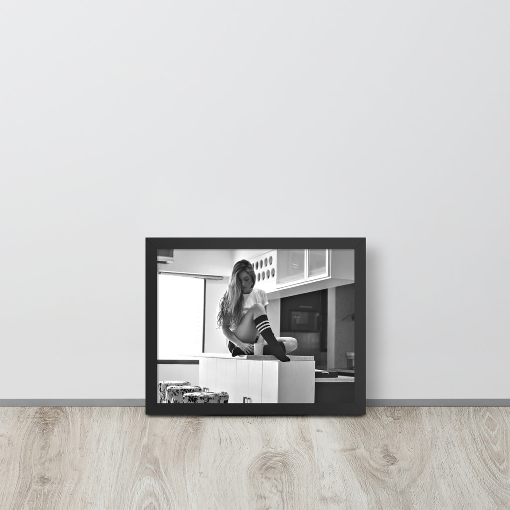 Women -- High Quality -- Framed on photo paper
