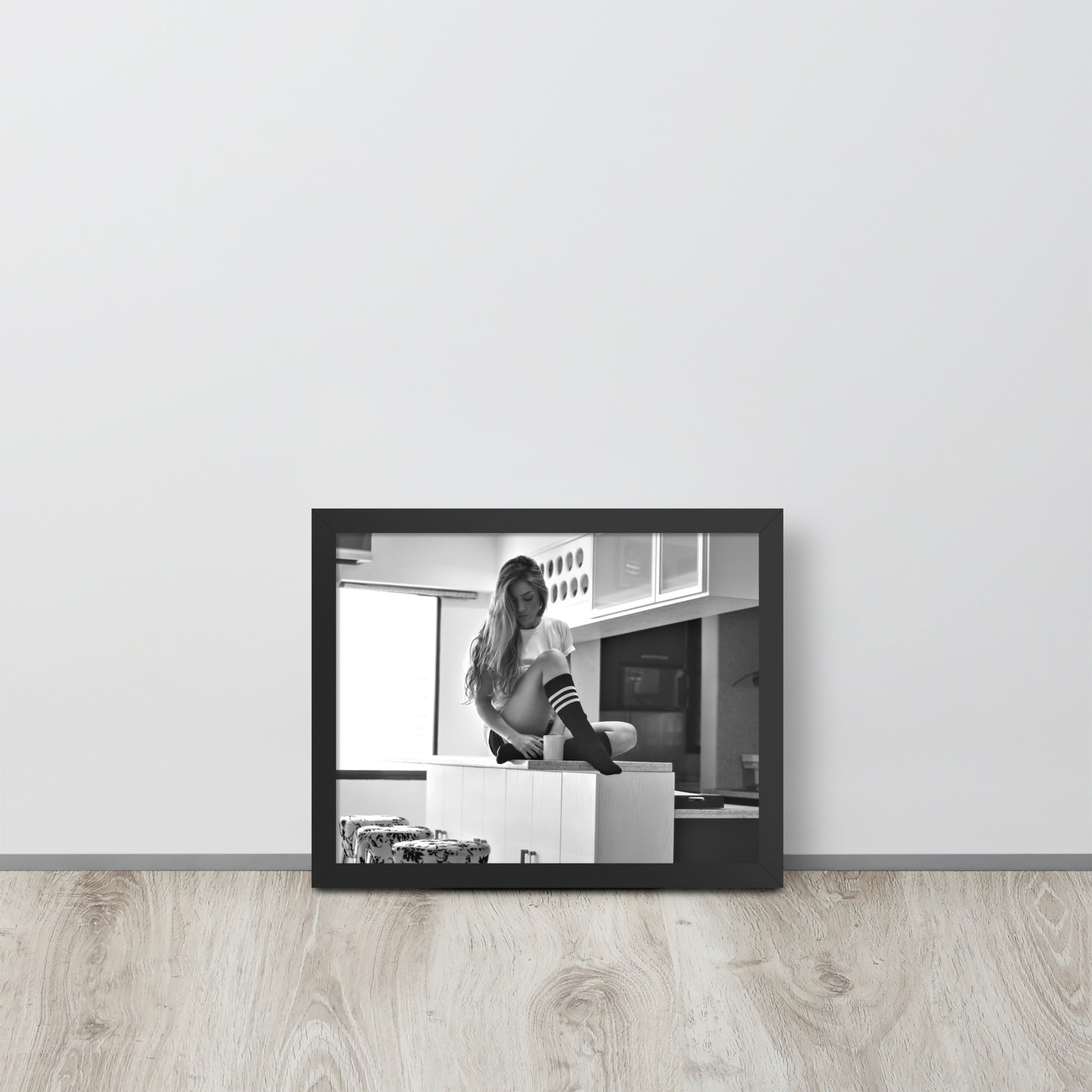 Women -- High Quality -- Framed on photo paper