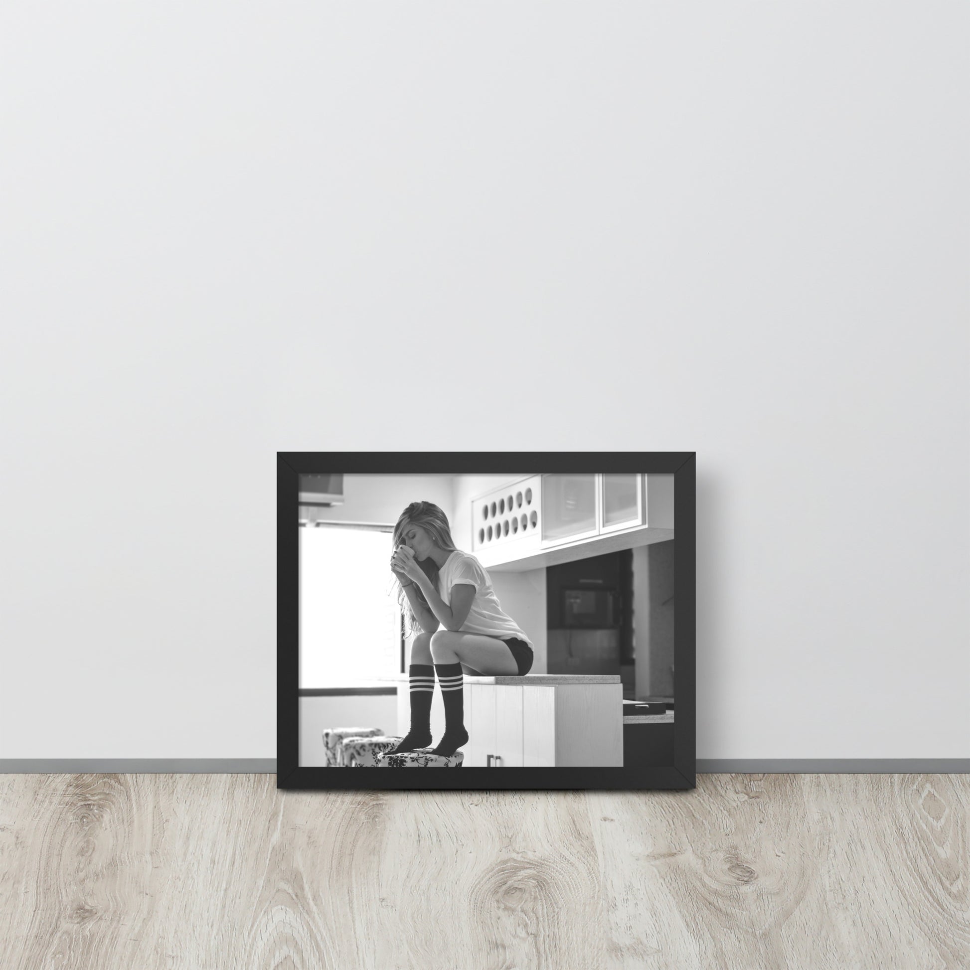 Women -- High Quality -- Framed on photo paper