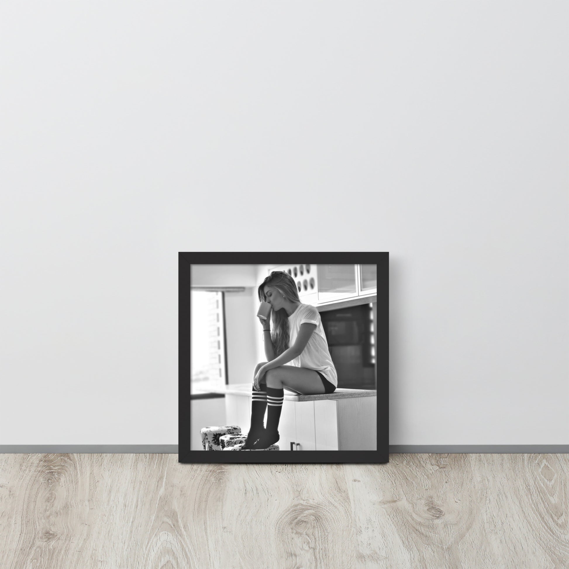 Women -- High Quality -- Framed on photo paper