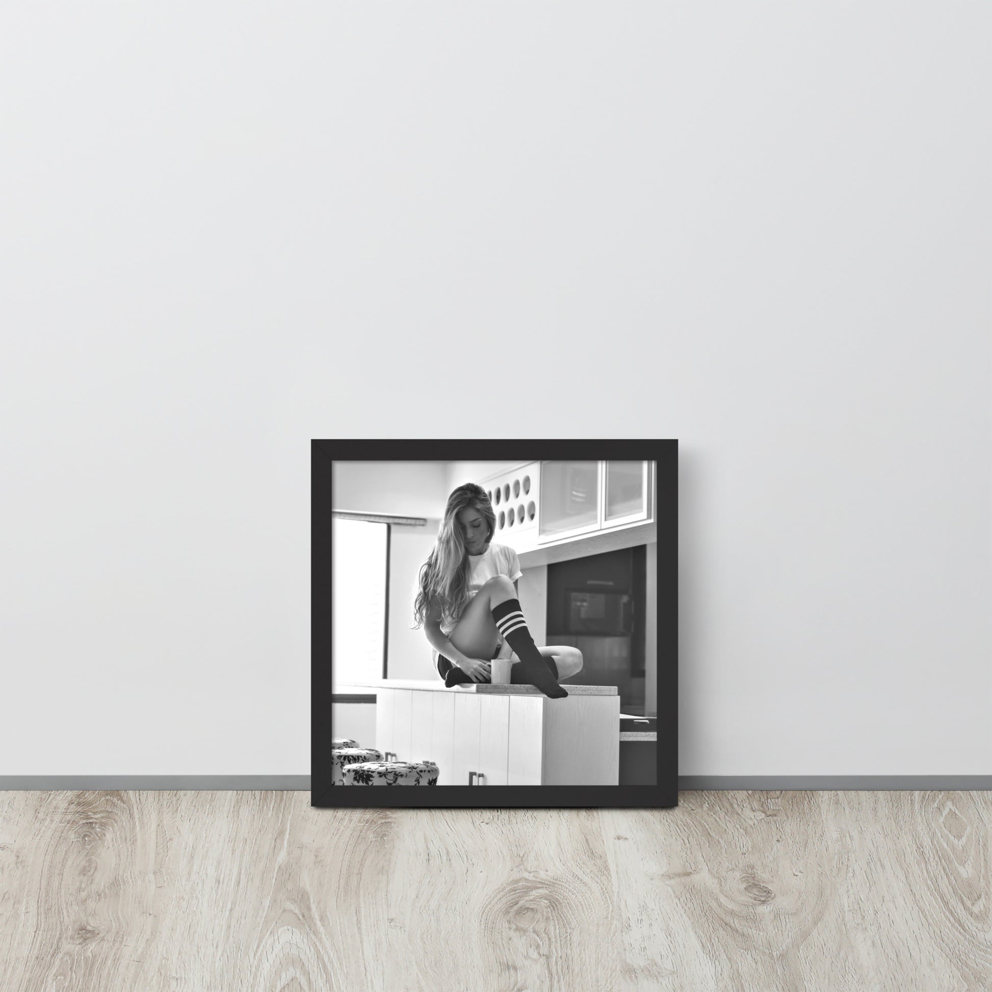Women -- High Quality -- Framed on photo paper