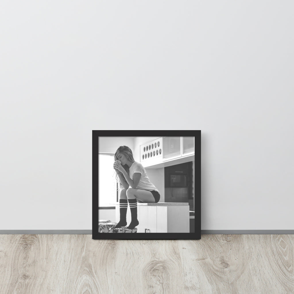 Women -- High Quality -- Framed on photo paper