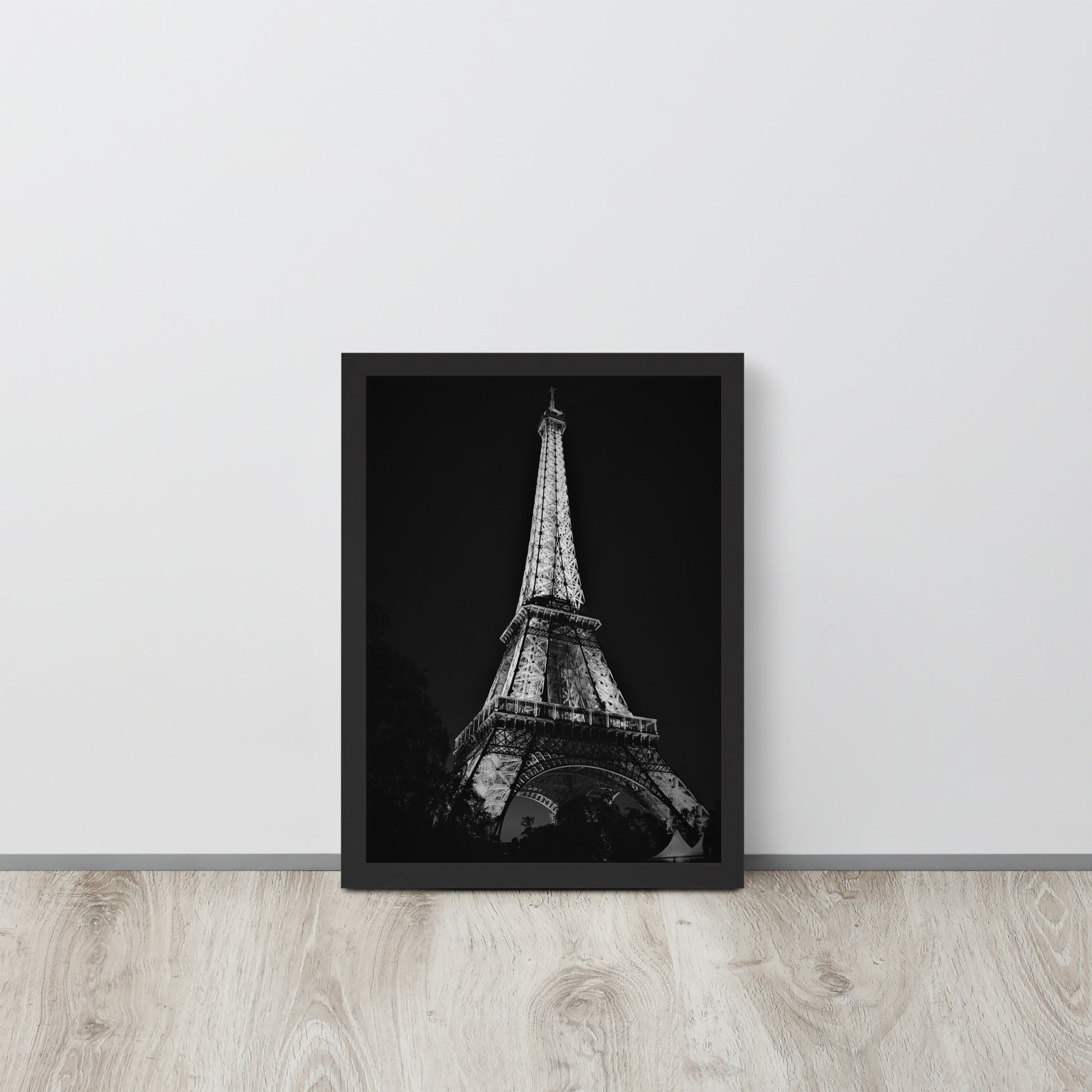 Paris -- High Quality -- Framed on photo paper