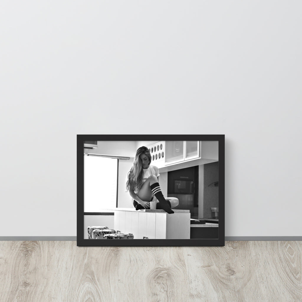 Women -- High Quality -- Framed on photo paper