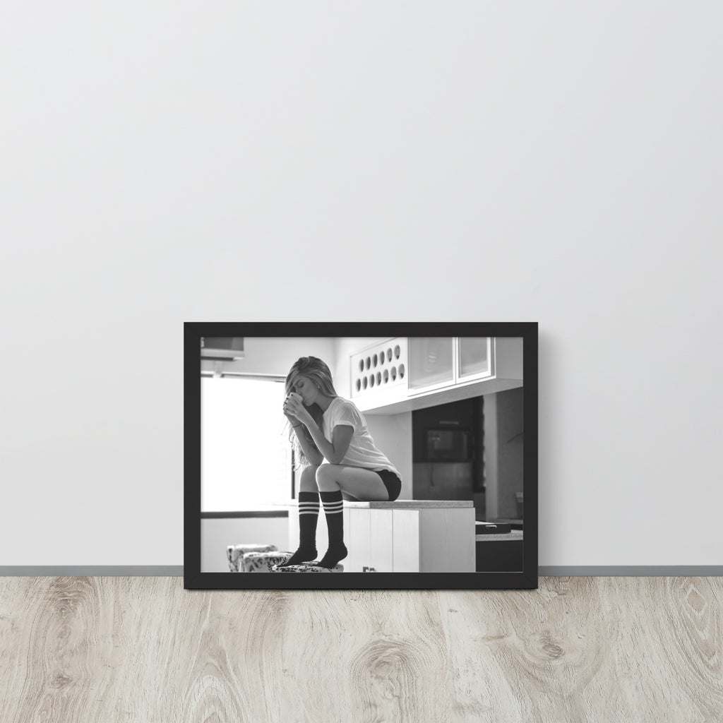 Women -- High Quality -- Framed on photo paper