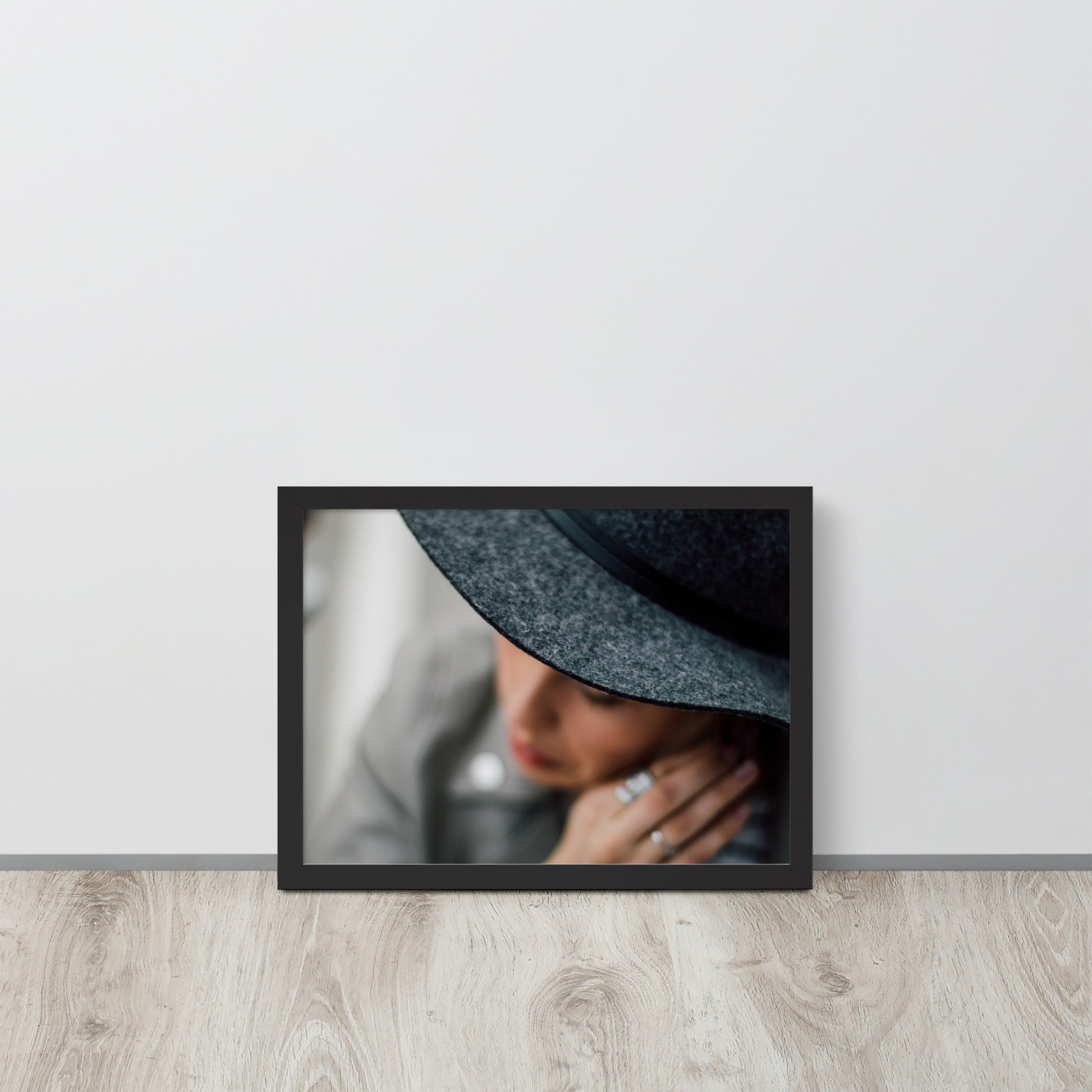 Women -- High Quality -- Framed on photo paper