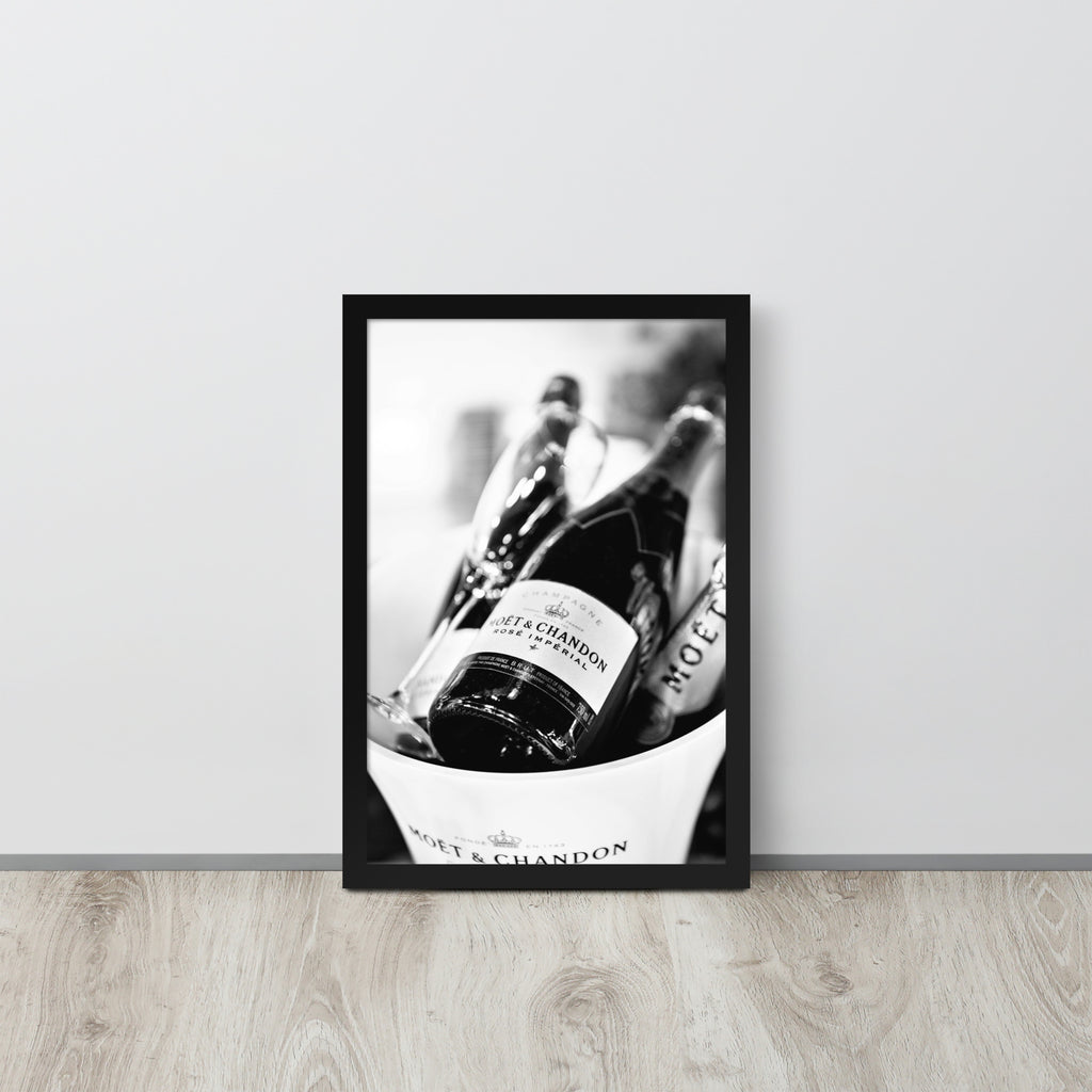 Champagne -- High Quality -- Framed on photo paper