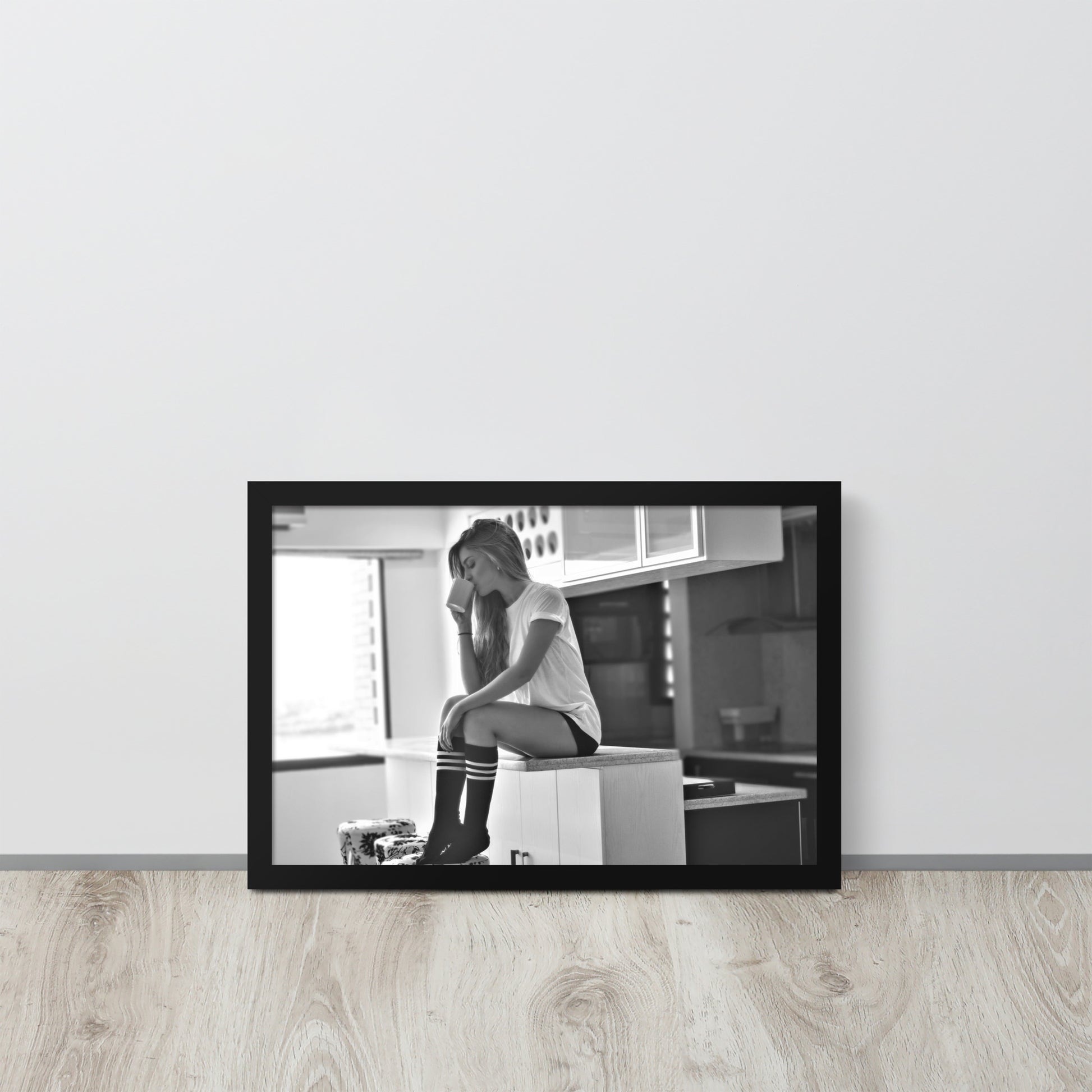 Women -- High Quality -- Framed on photo paper