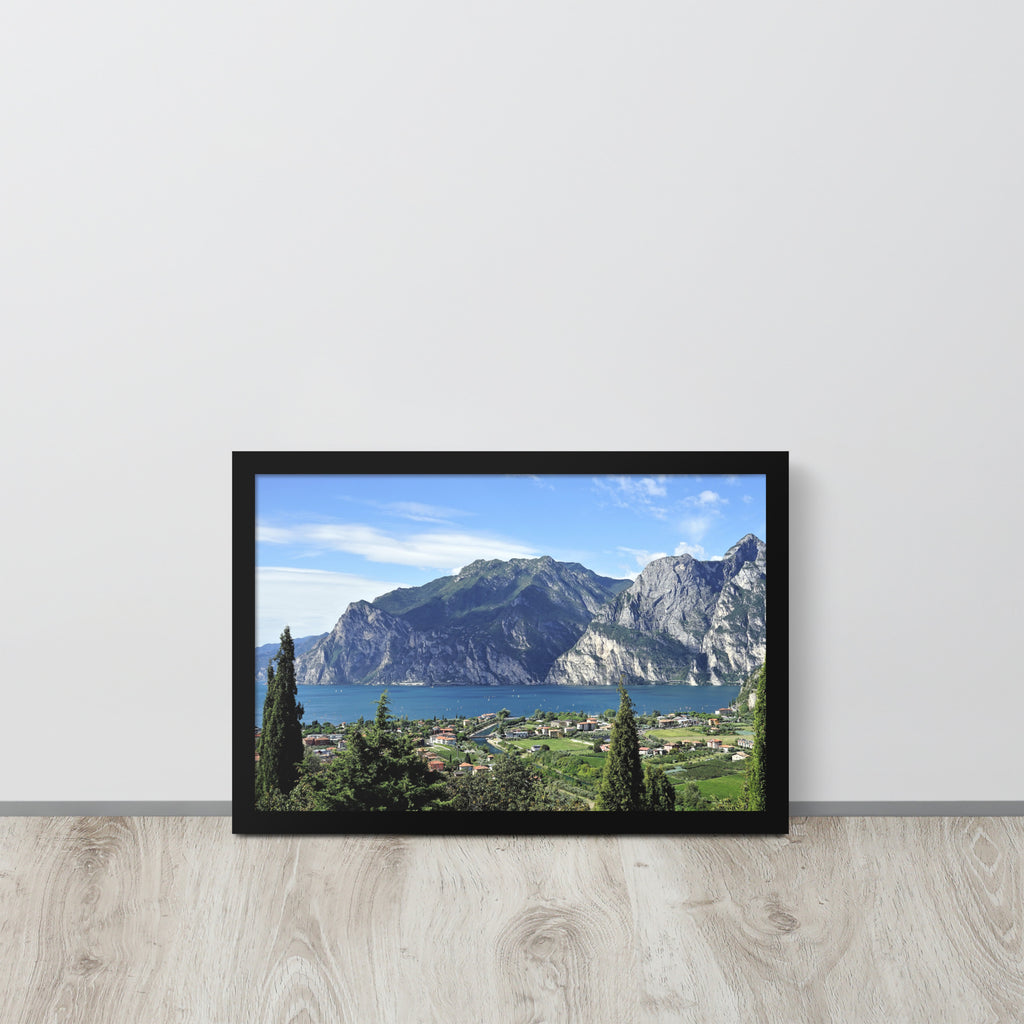 Lago di Garda Italia -- High Quality -- Framed on photo paper