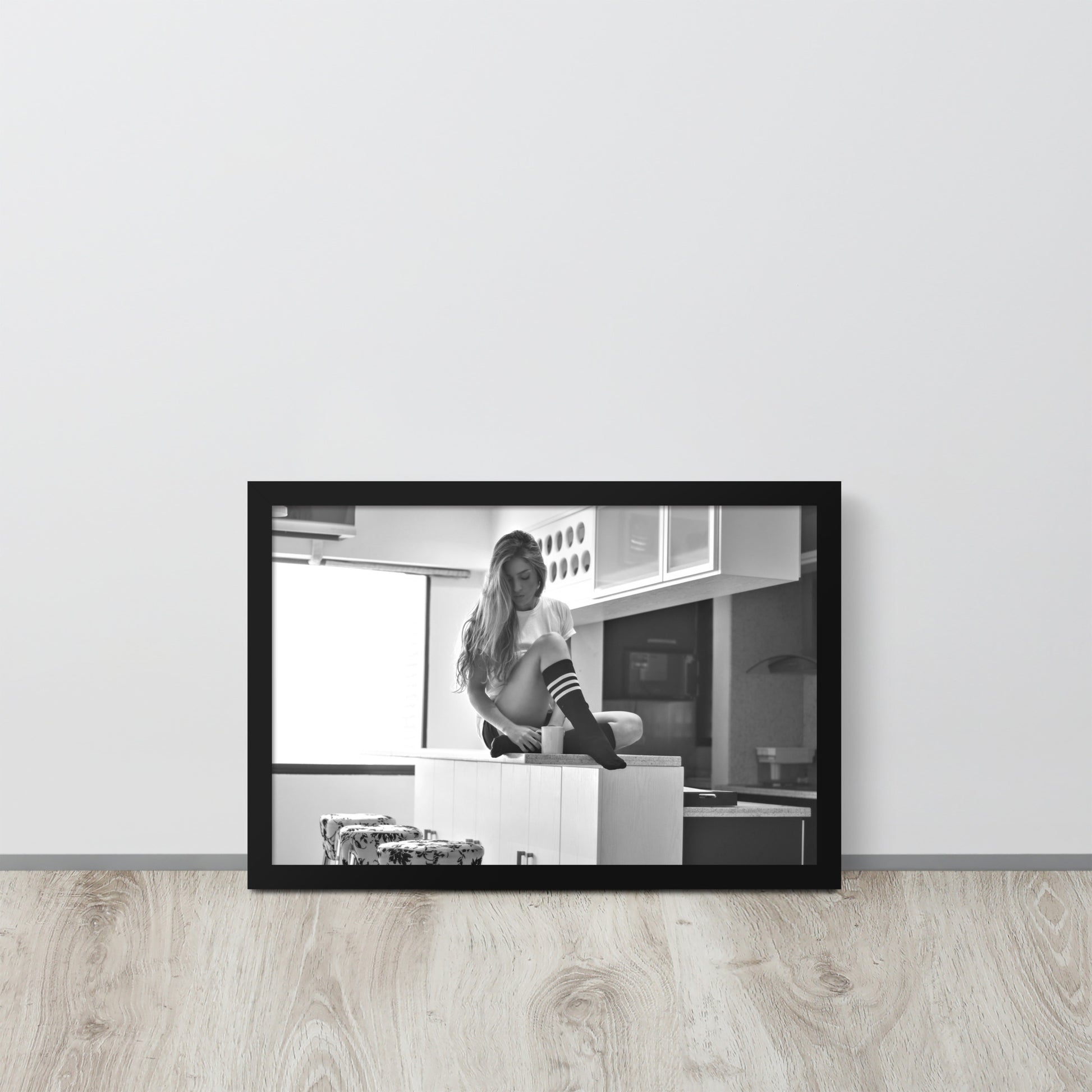 Women -- High Quality -- Framed on photo paper