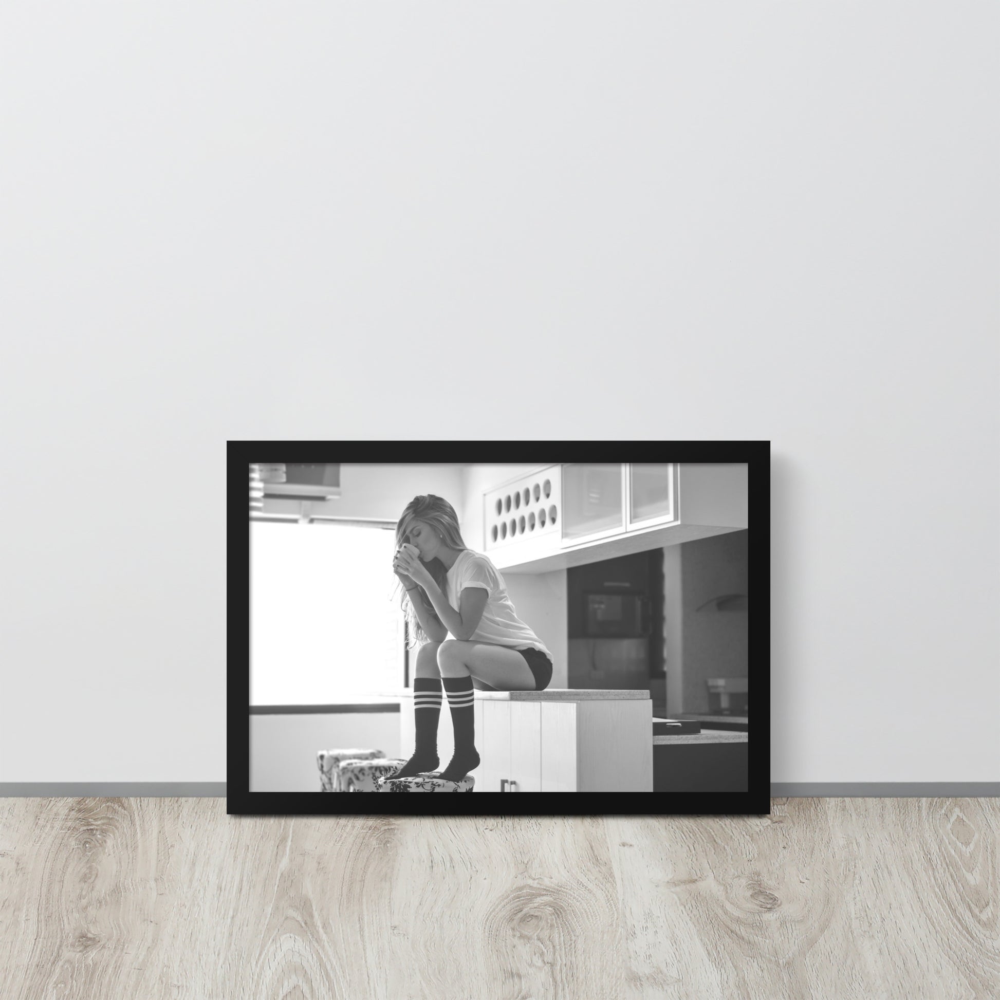 Women -- High Quality -- Framed on photo paper