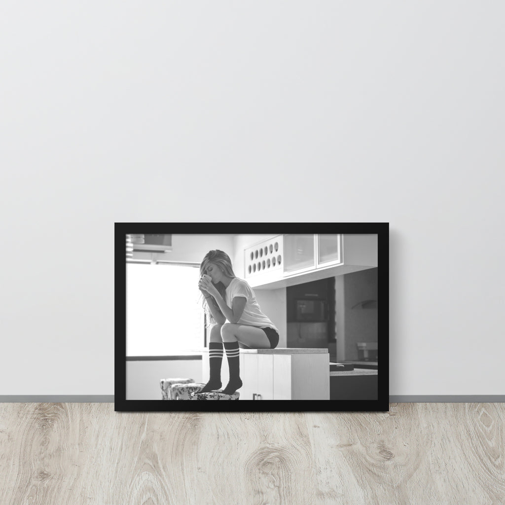 Women -- High Quality -- Framed on photo paper