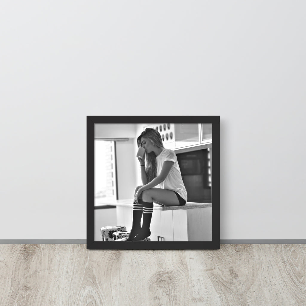 Women -- High Quality -- Framed on photo paper
