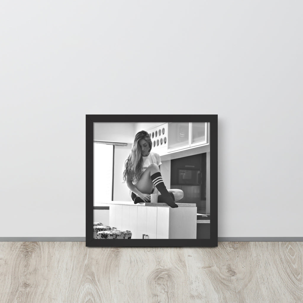 Women -- High Quality -- Framed on photo paper