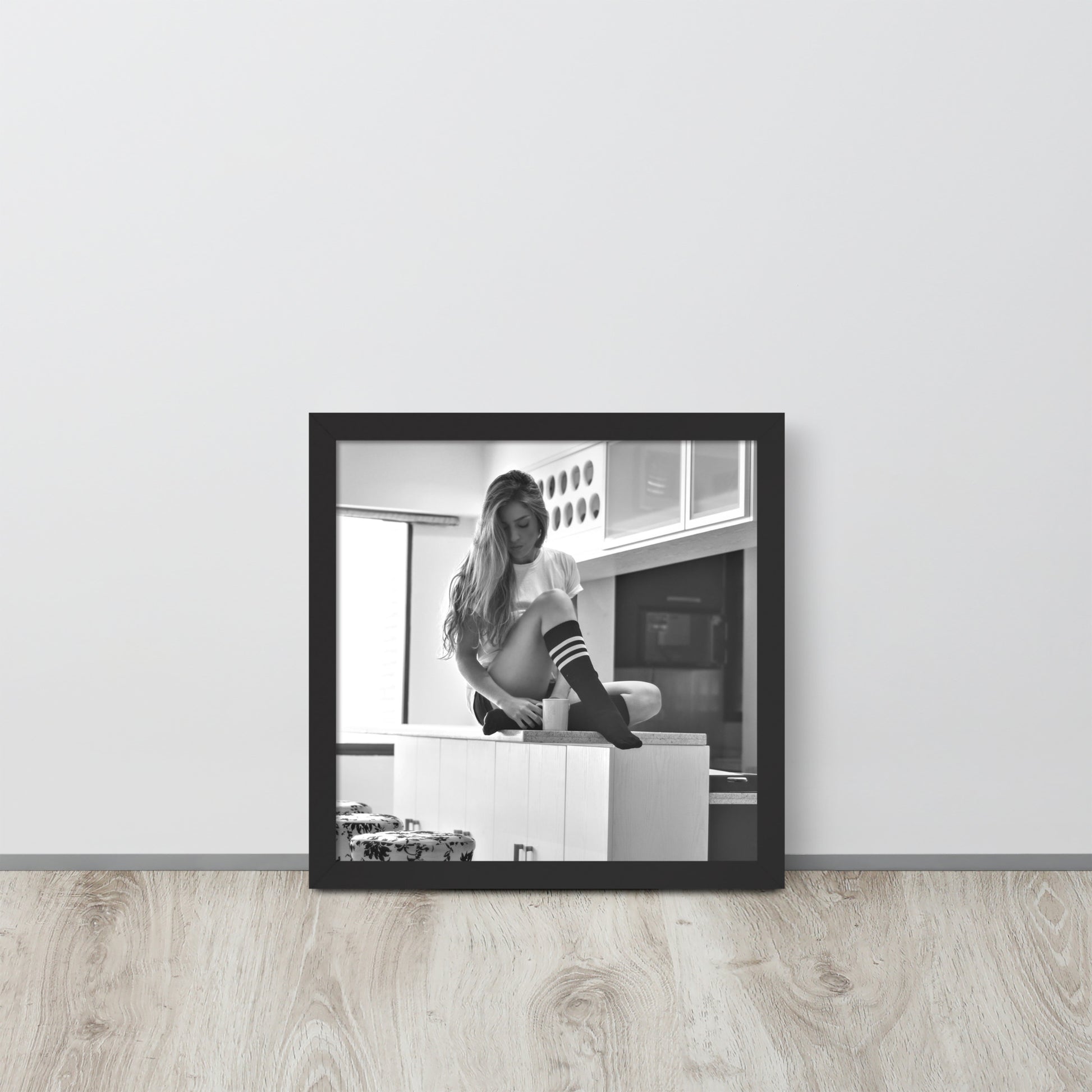 Women -- High Quality -- Framed on photo paper