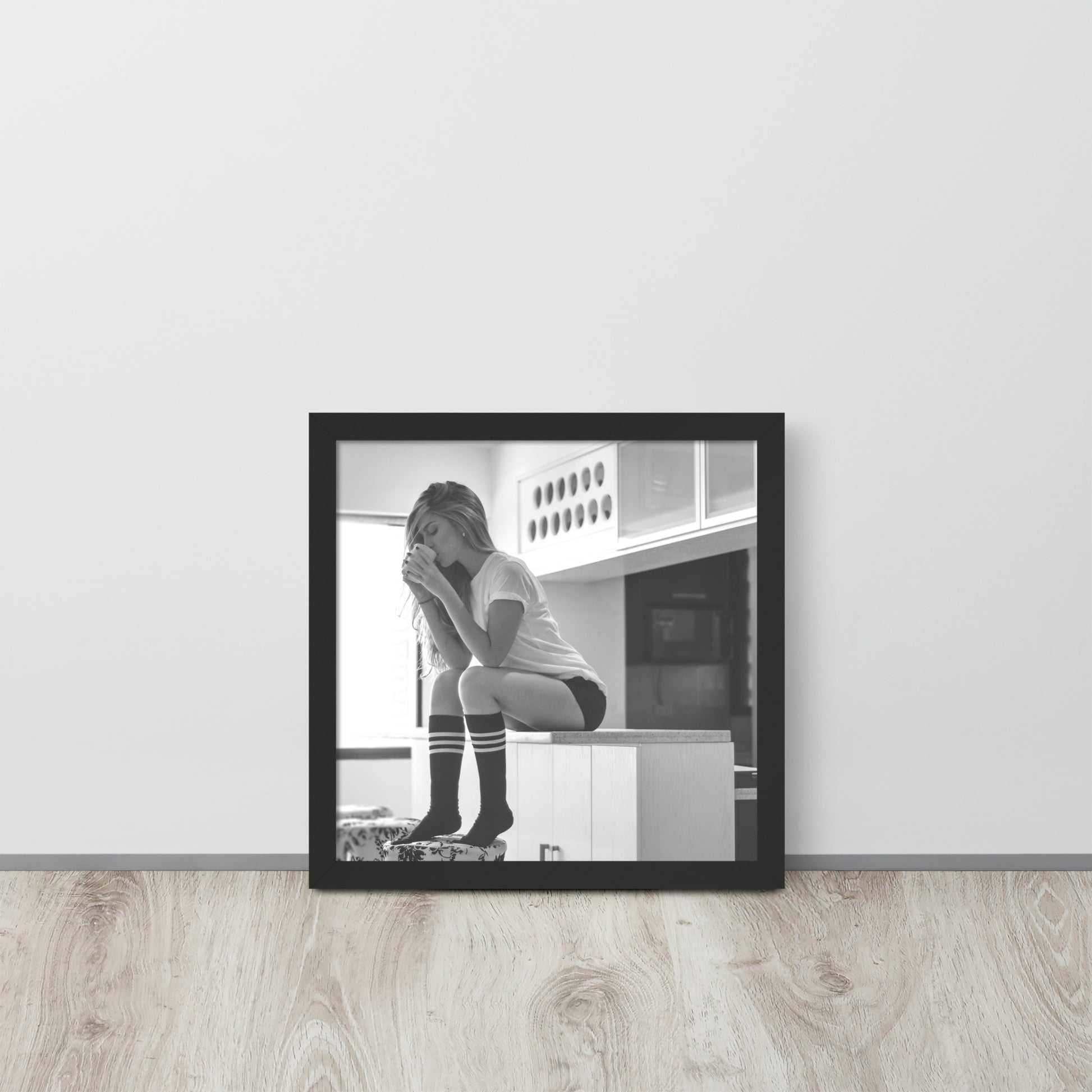 Women -- High Quality -- Framed on photo paper