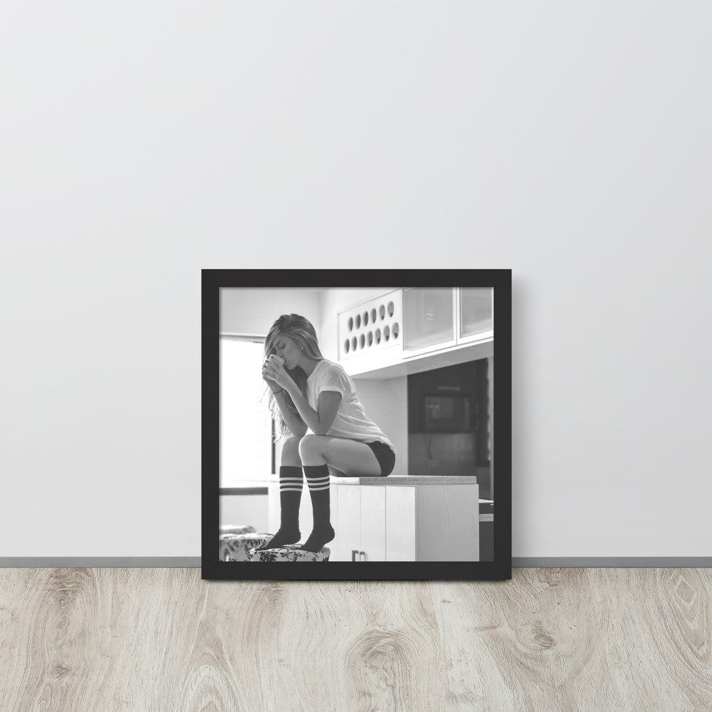Women -- High Quality -- Framed on photo paper