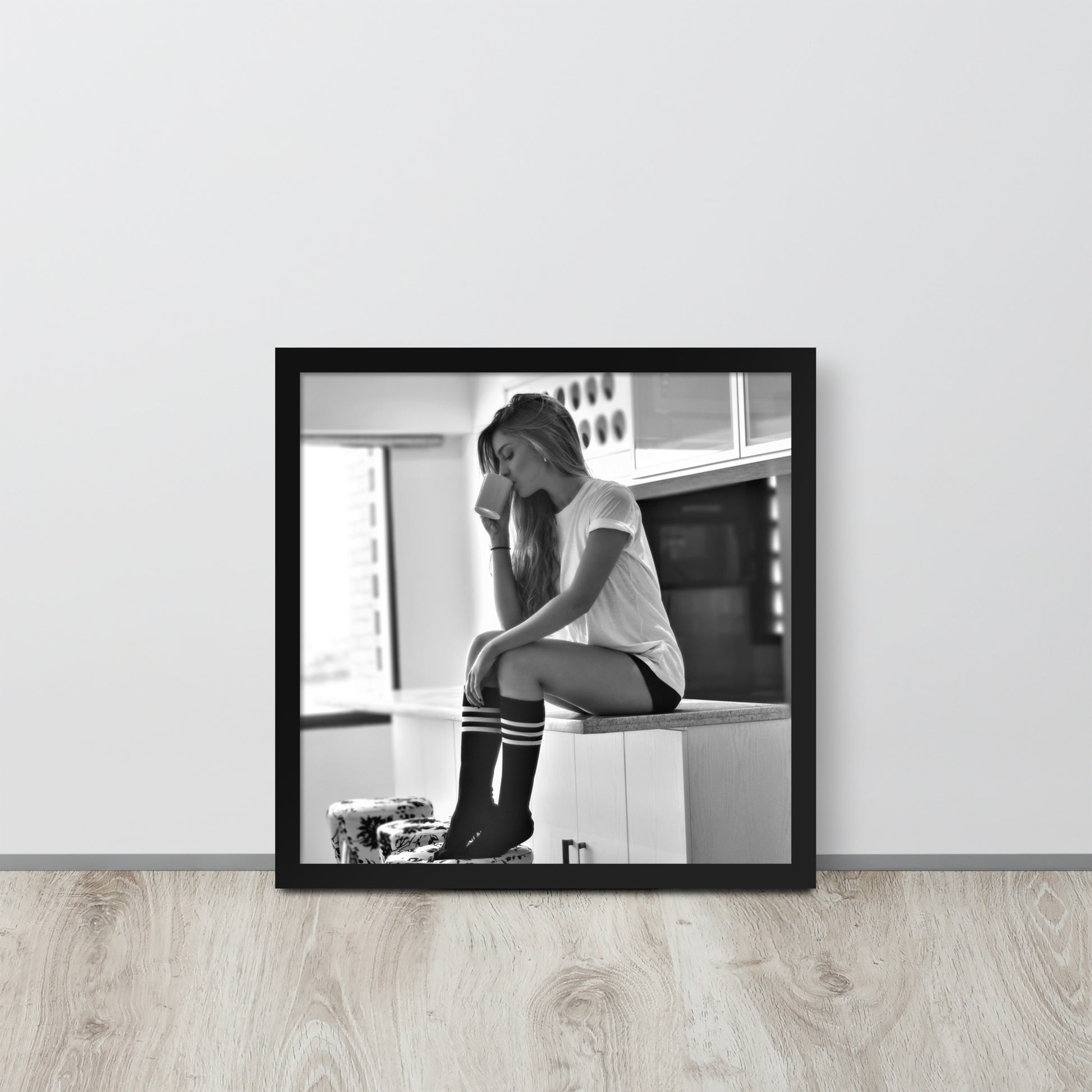 Women -- High Quality -- Framed on photo paper