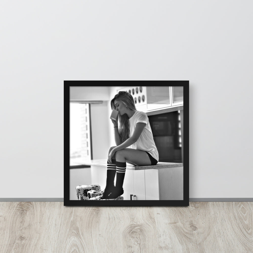 Women -- High Quality -- Framed on photo paper