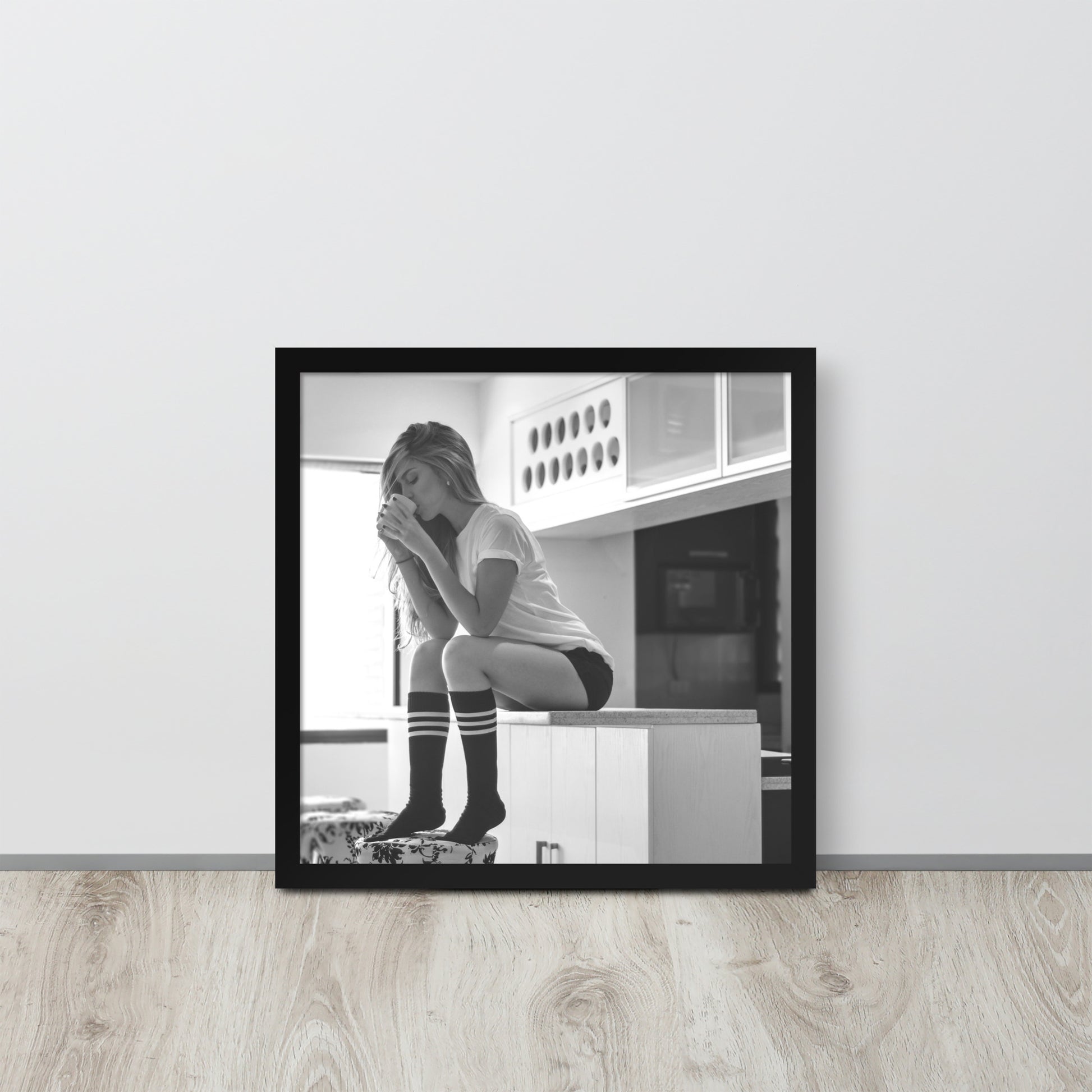 Women -- High Quality -- Framed on photo paper
