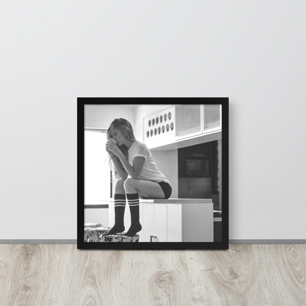 Women -- High Quality -- Framed on photo paper