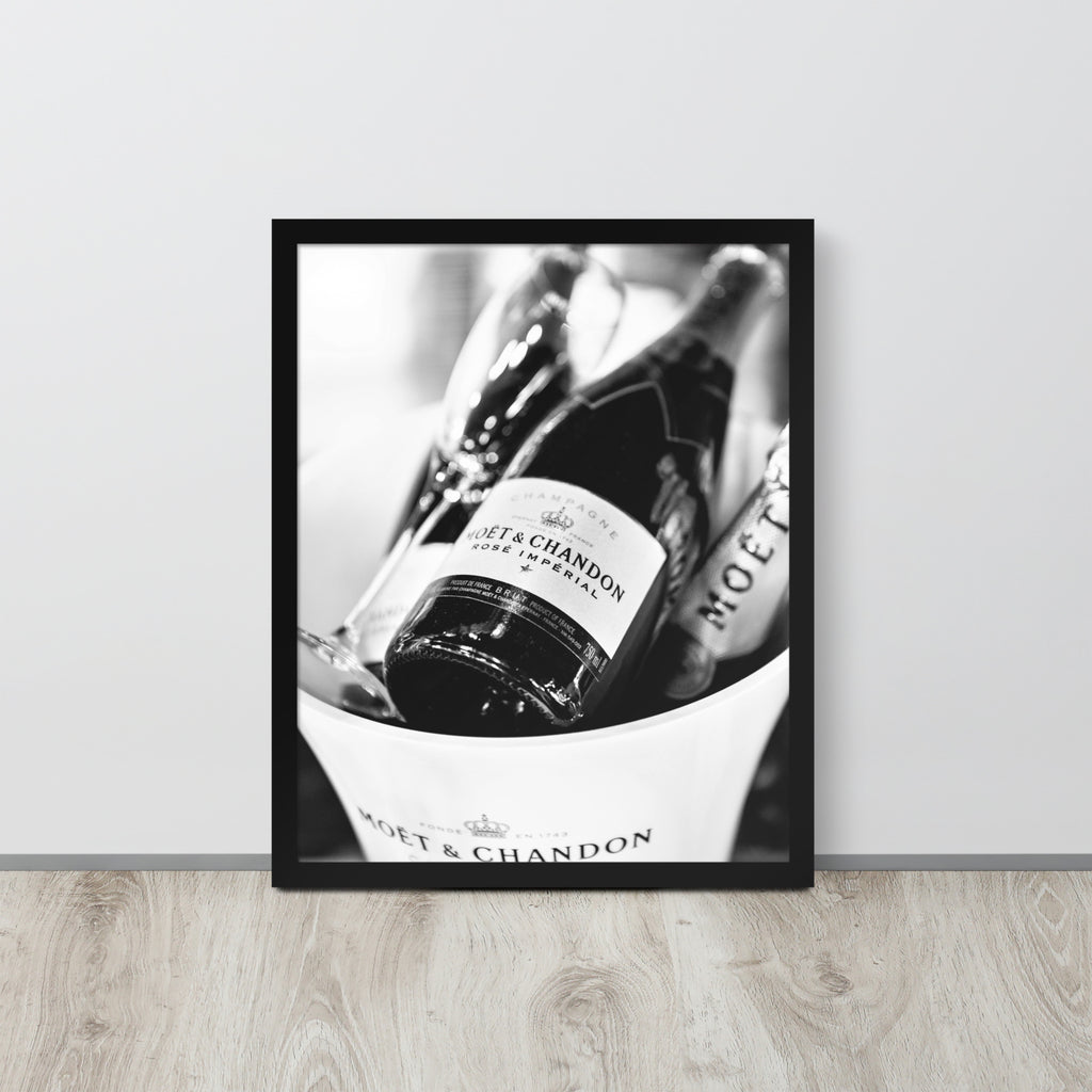 Champagne -- High Quality -- Framed on photo paper