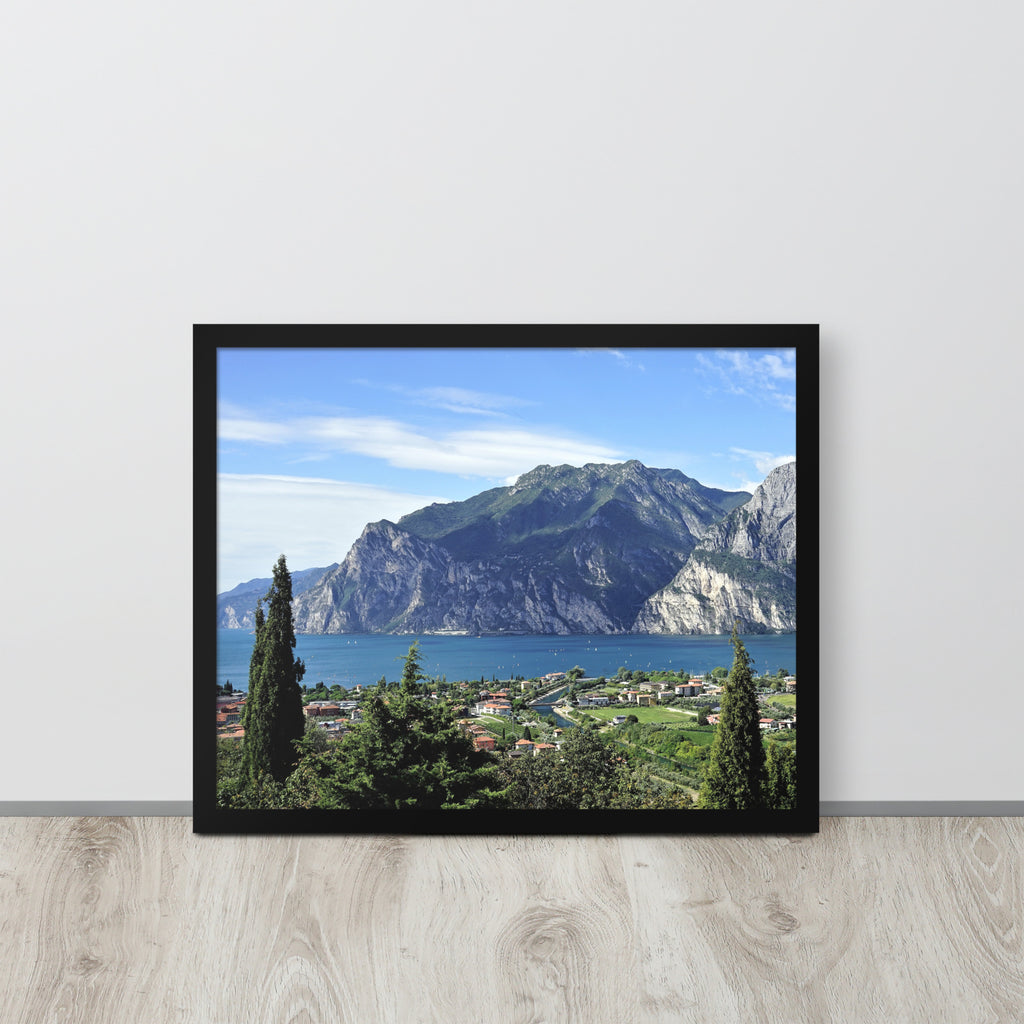 Lago di Garda Italia -- High Quality -- Framed on photo paper
