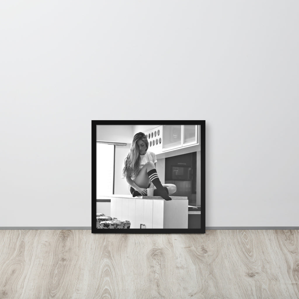 Women -- High Quality -- Framed on photo paper