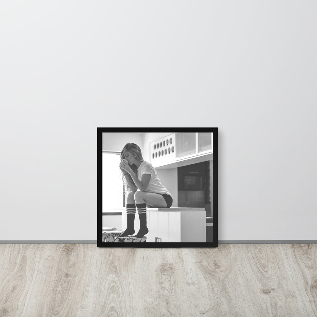 Women -- High Quality -- Framed on photo paper