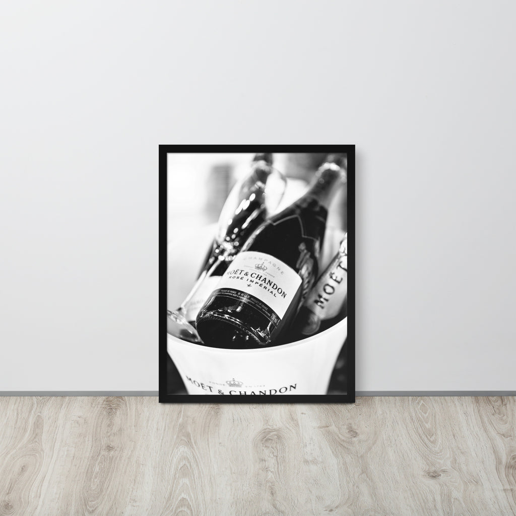 Champagne -- High Quality -- Framed on photo paper