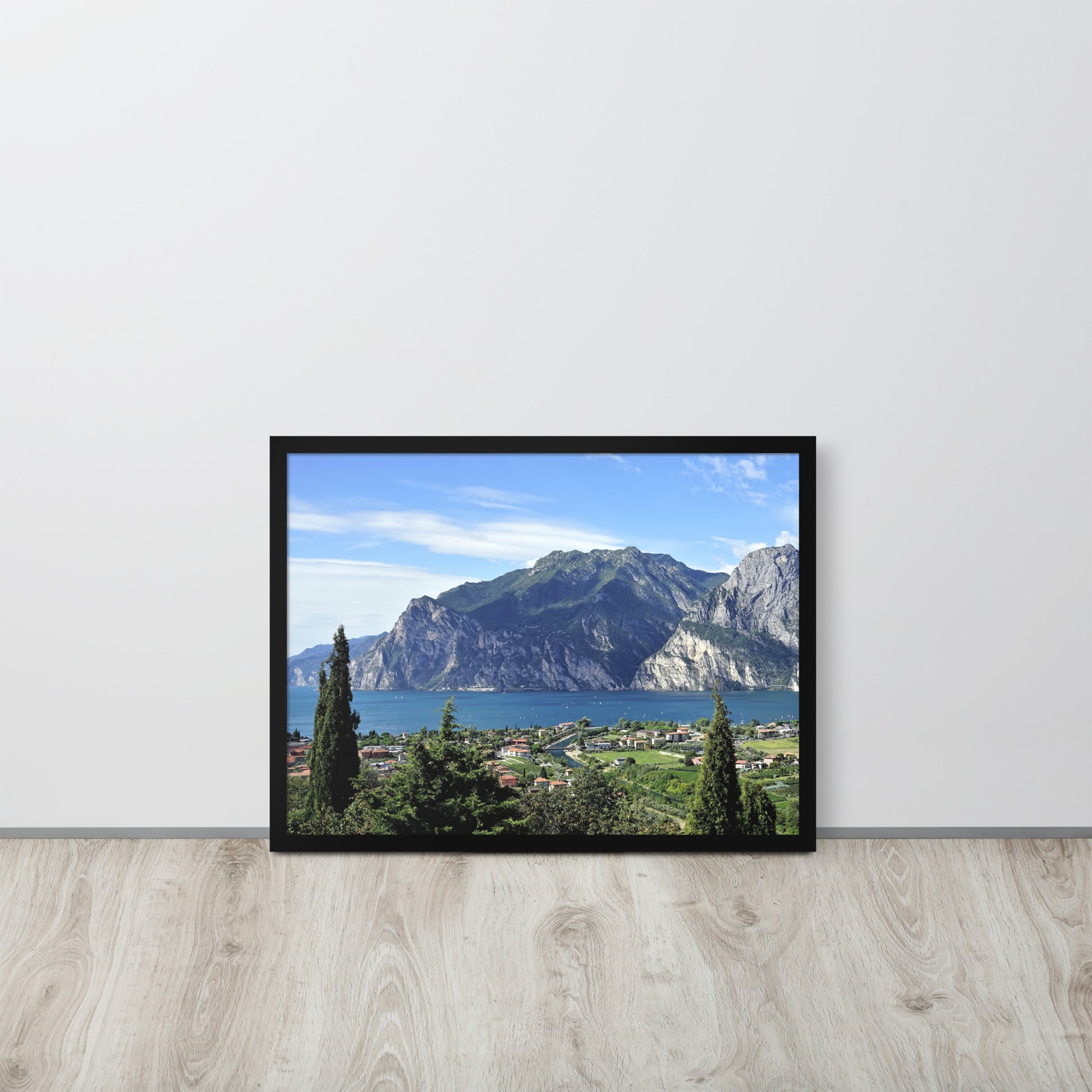 Lago di Garda Italia -- High Quality -- Framed on photo paper