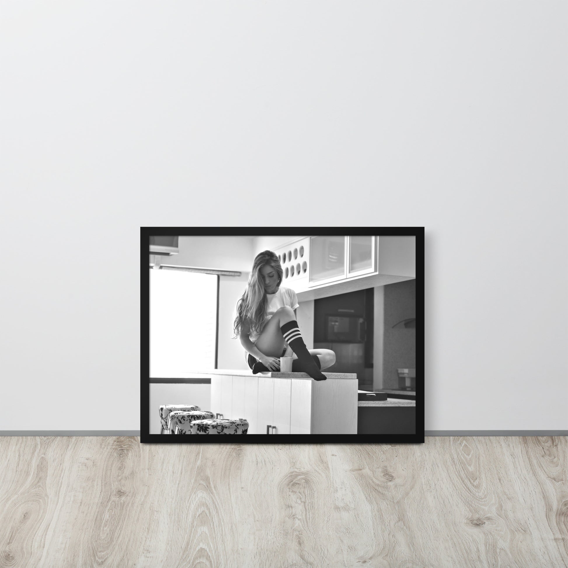 Women -- High Quality -- Framed on photo paper