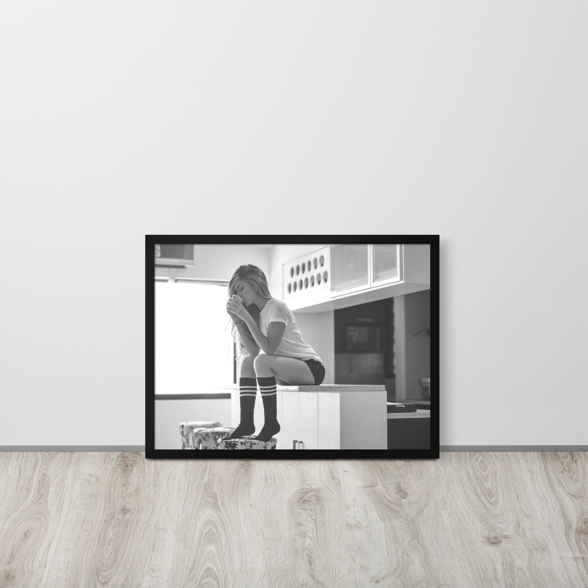Women -- High Quality -- Framed on photo paper