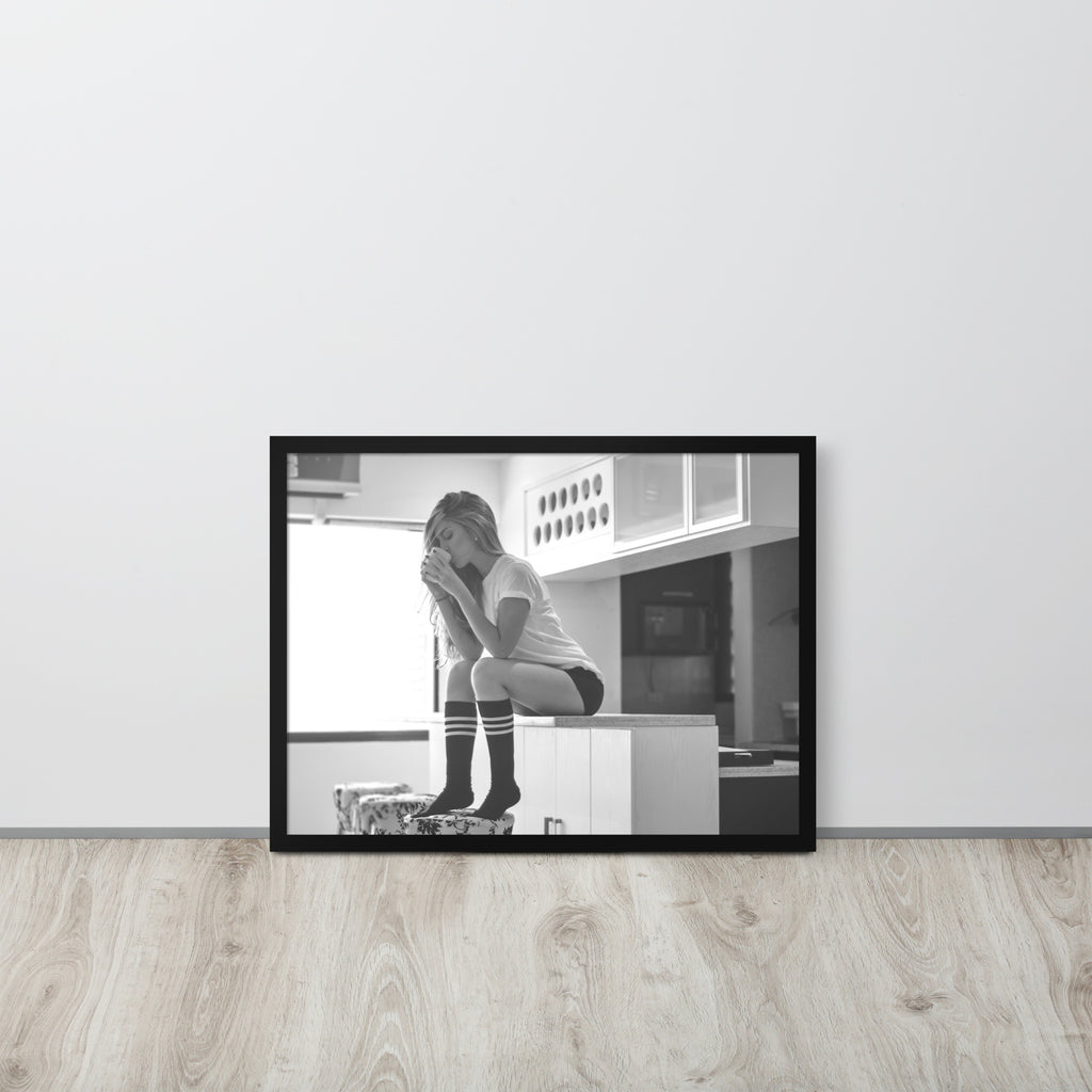Women -- High Quality -- Framed on photo paper