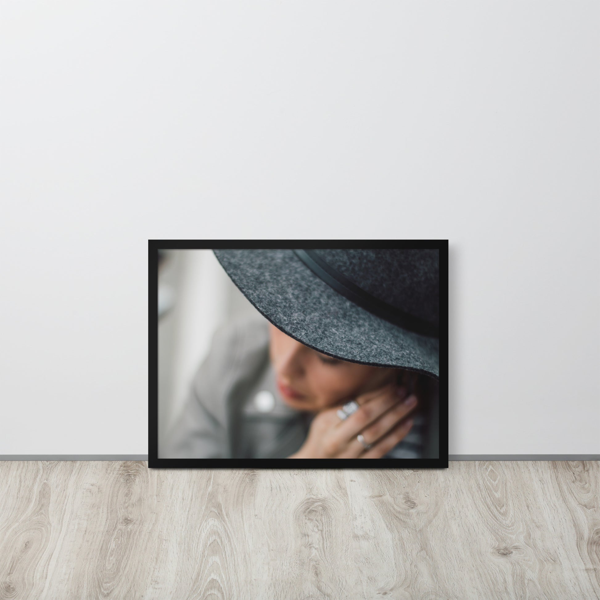 Women -- High Quality -- Framed on photo paper