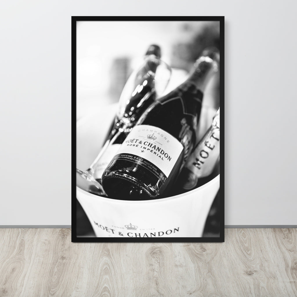 Champagne -- High Quality -- Framed on photo paper