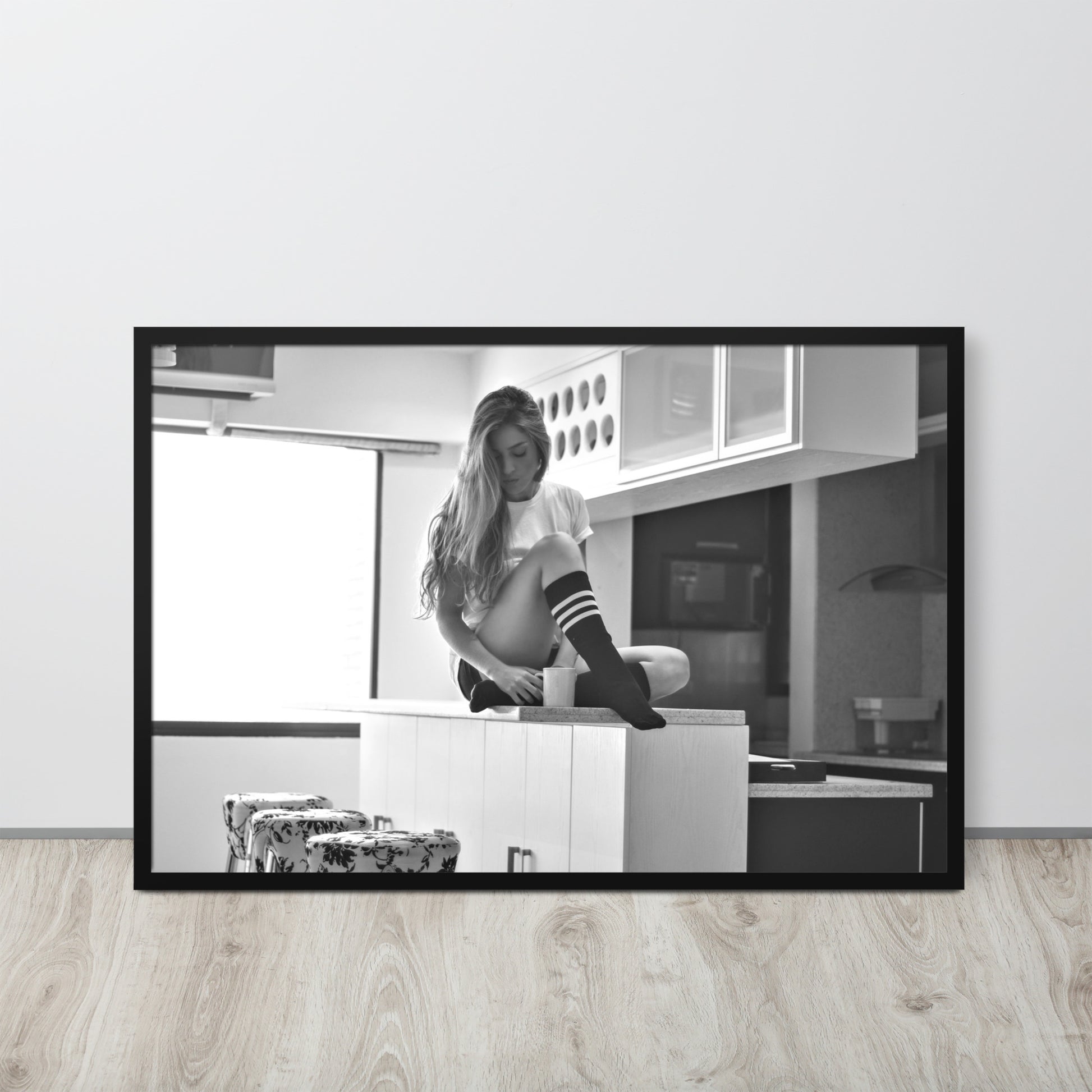 Women -- High Quality -- Framed on photo paper