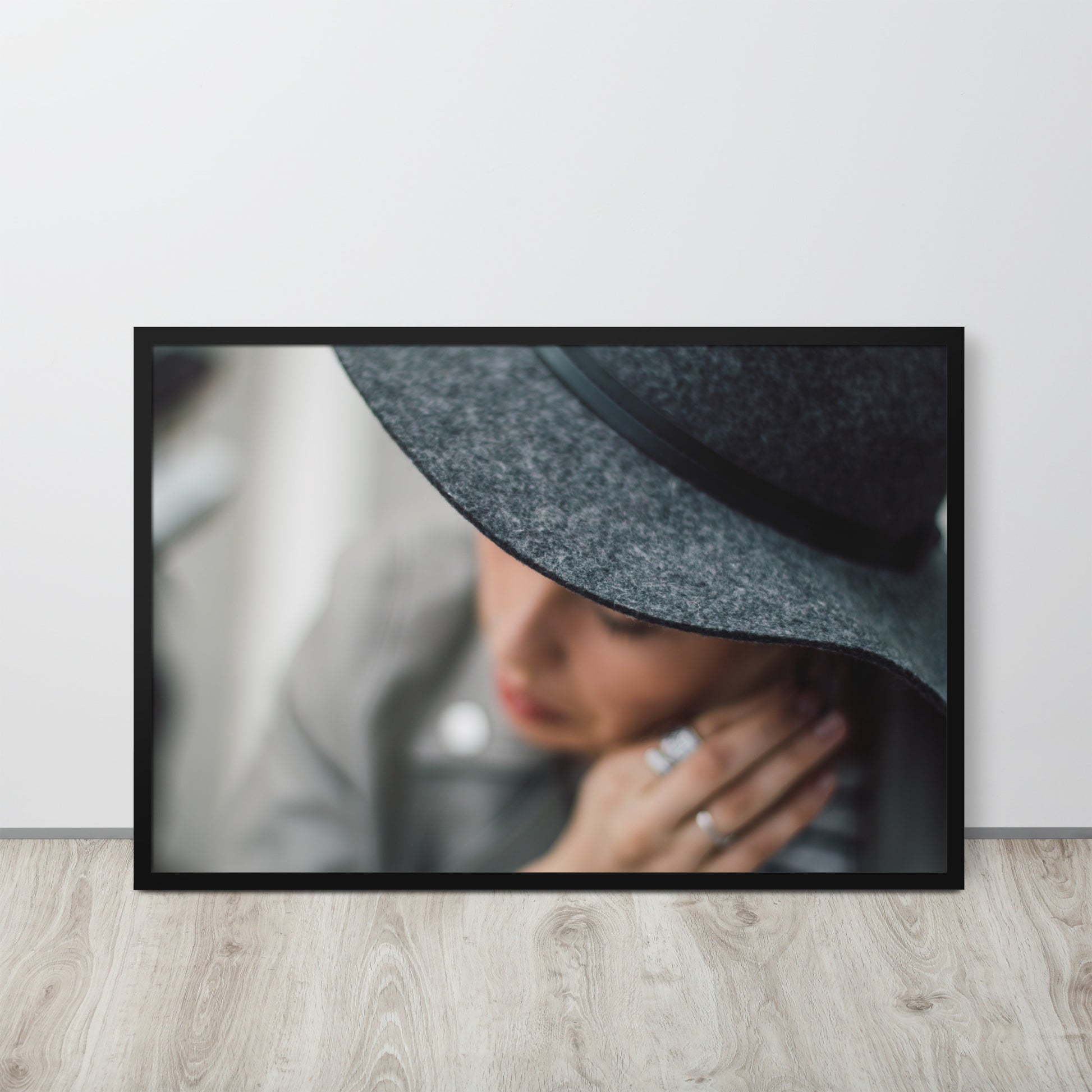 Women -- High Quality -- Framed on photo paper