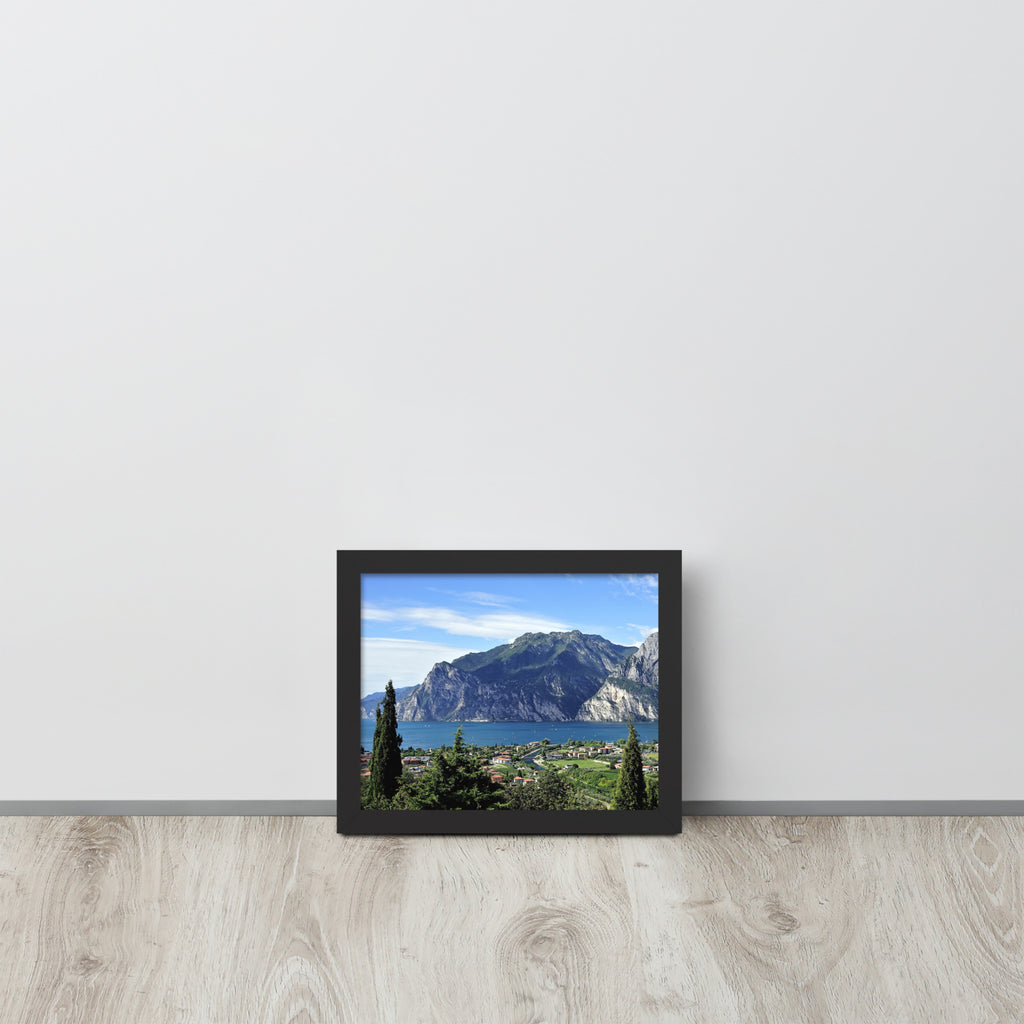 Lago di Garda Italia -- High Quality -- Framed on photo paper