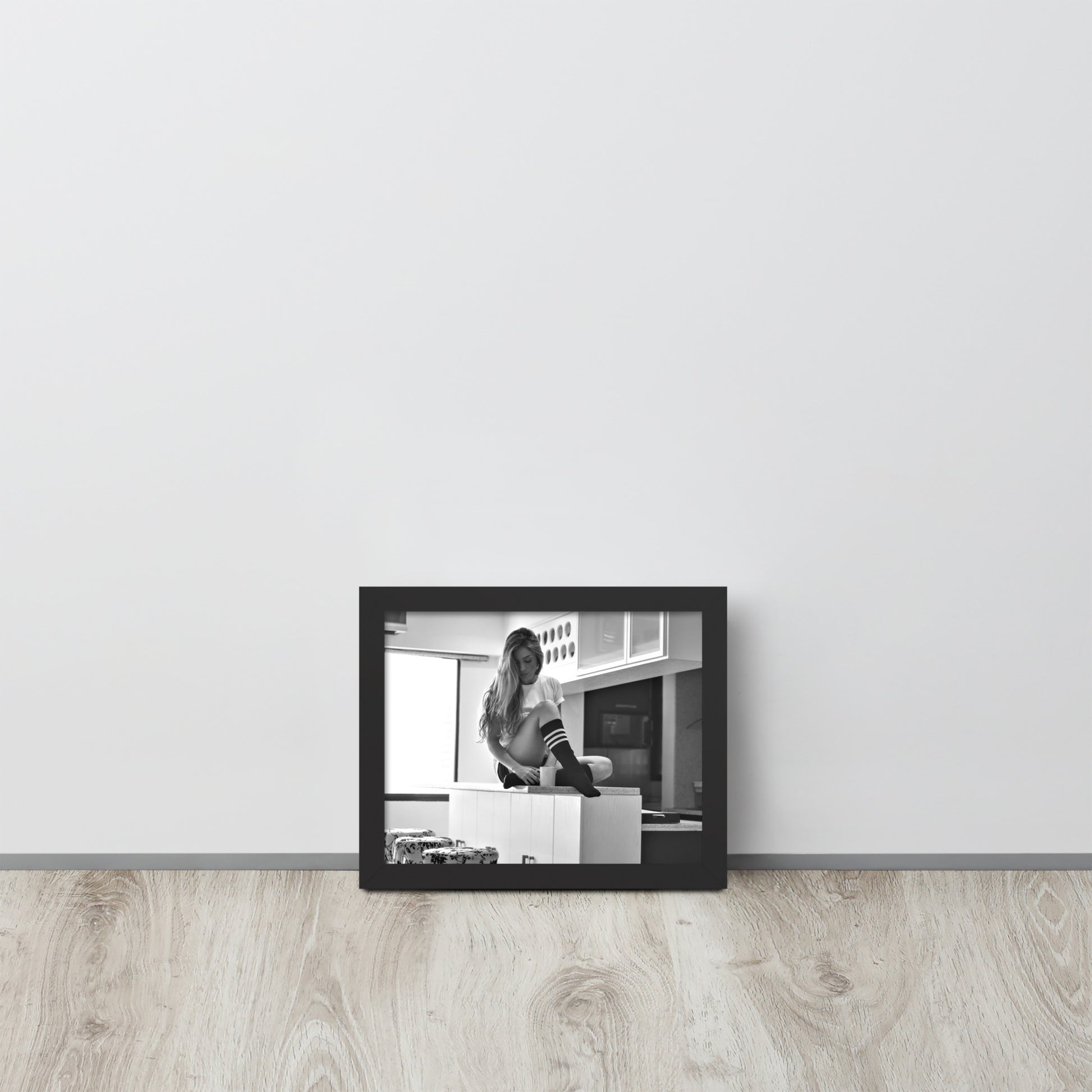 Women -- High Quality -- Framed on photo paper