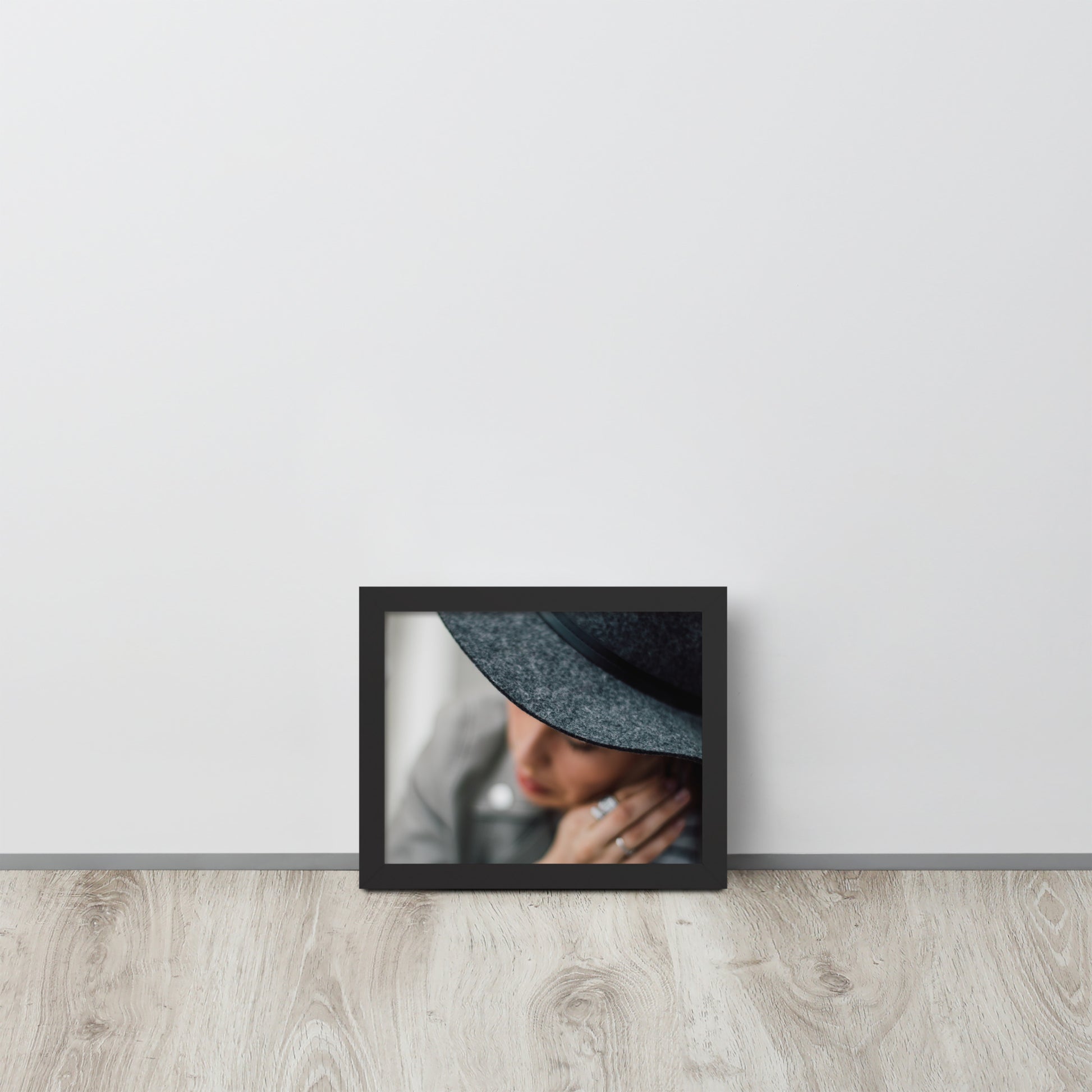 Women -- High Quality -- Framed on photo paper