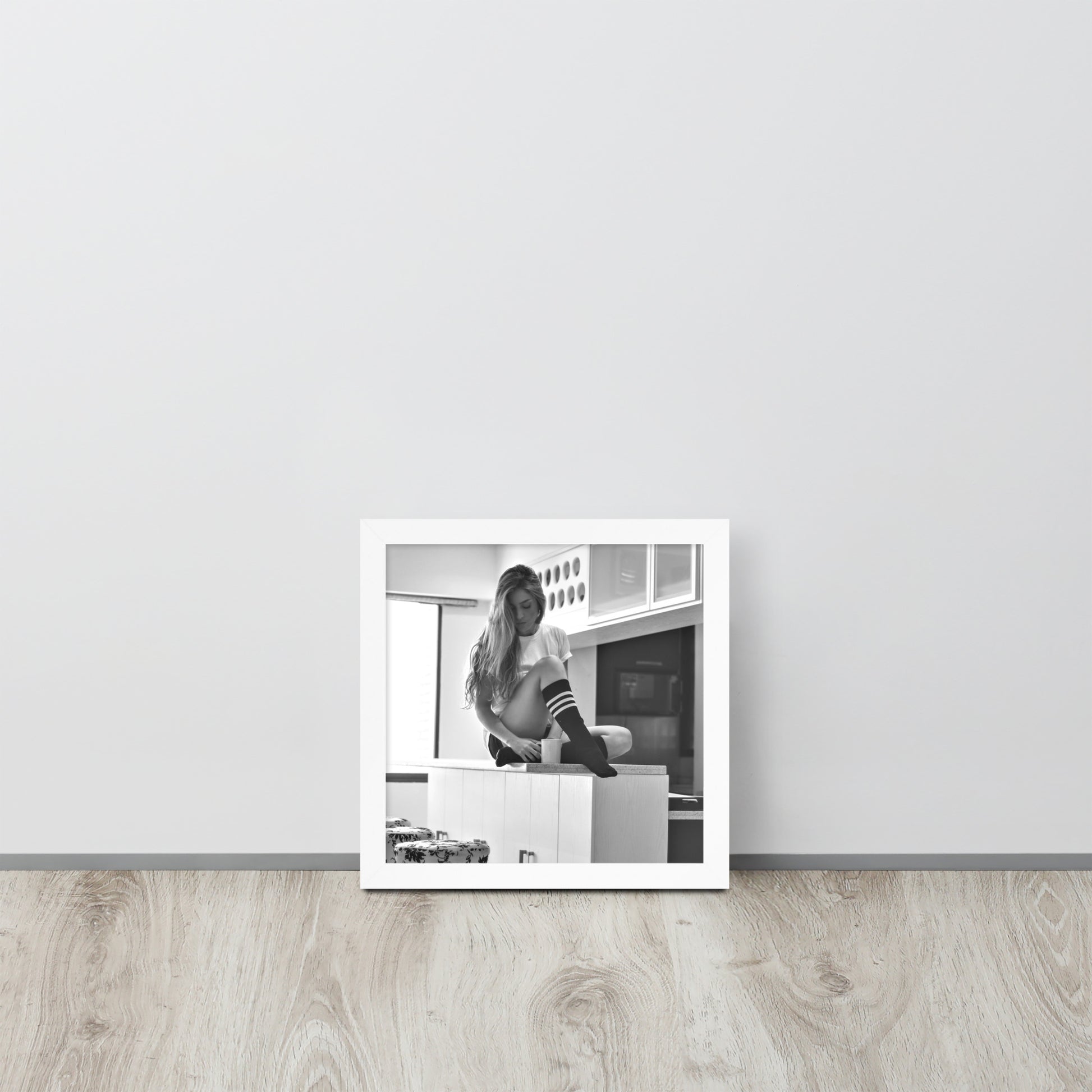 Women -- High Quality -- Framed on photo paper