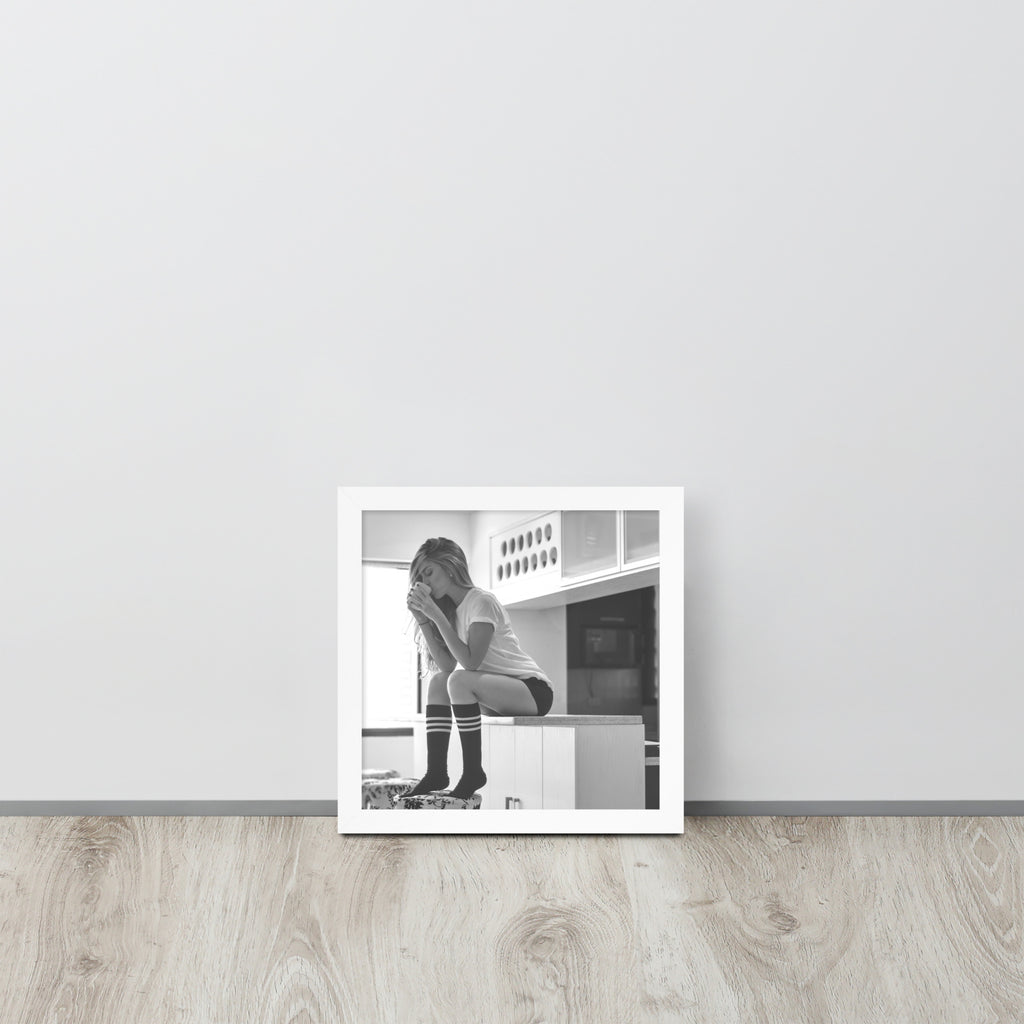 Women -- High Quality -- Framed on photo paper