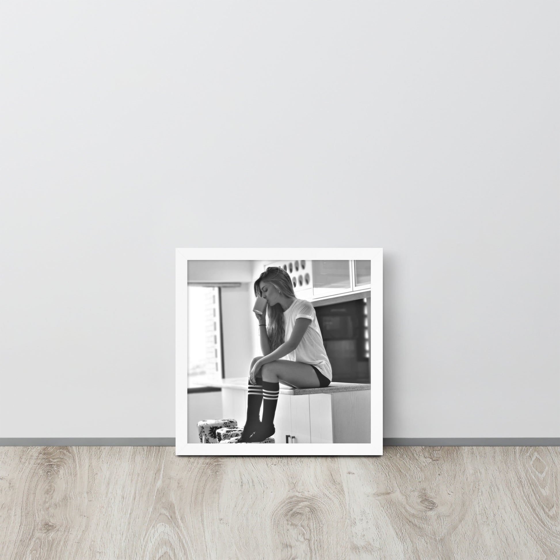 Women -- High Quality -- Framed on photo paper