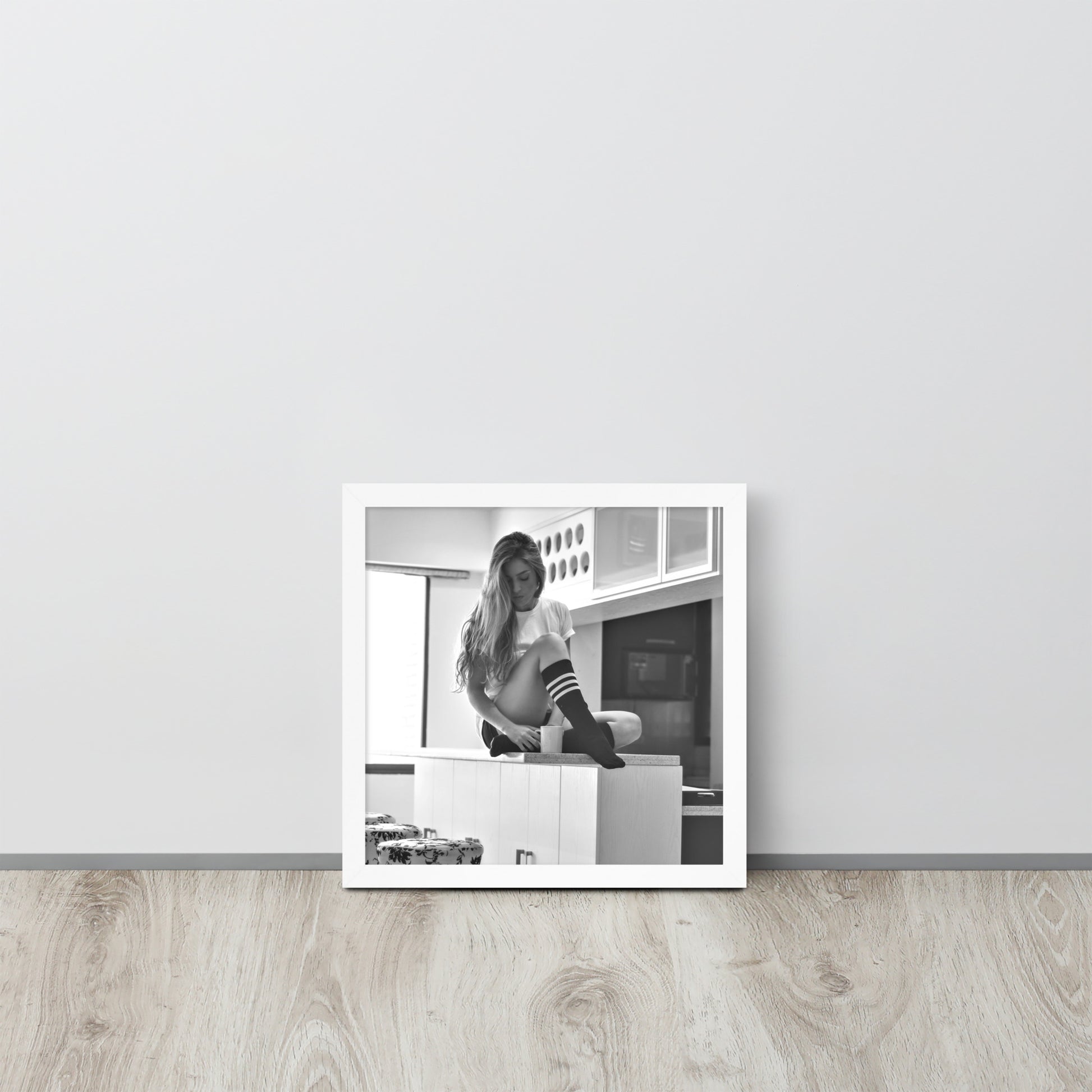Women -- High Quality -- Framed on photo paper
