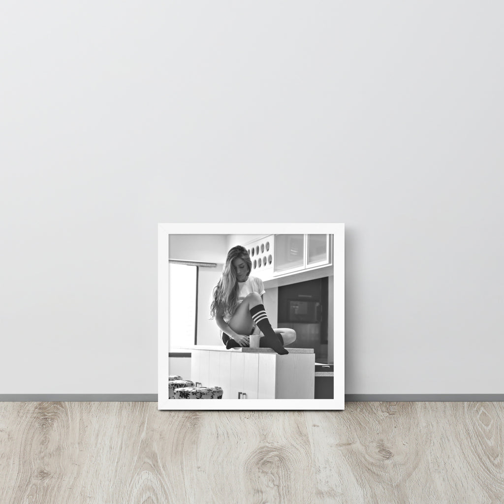 Women -- High Quality -- Framed on photo paper