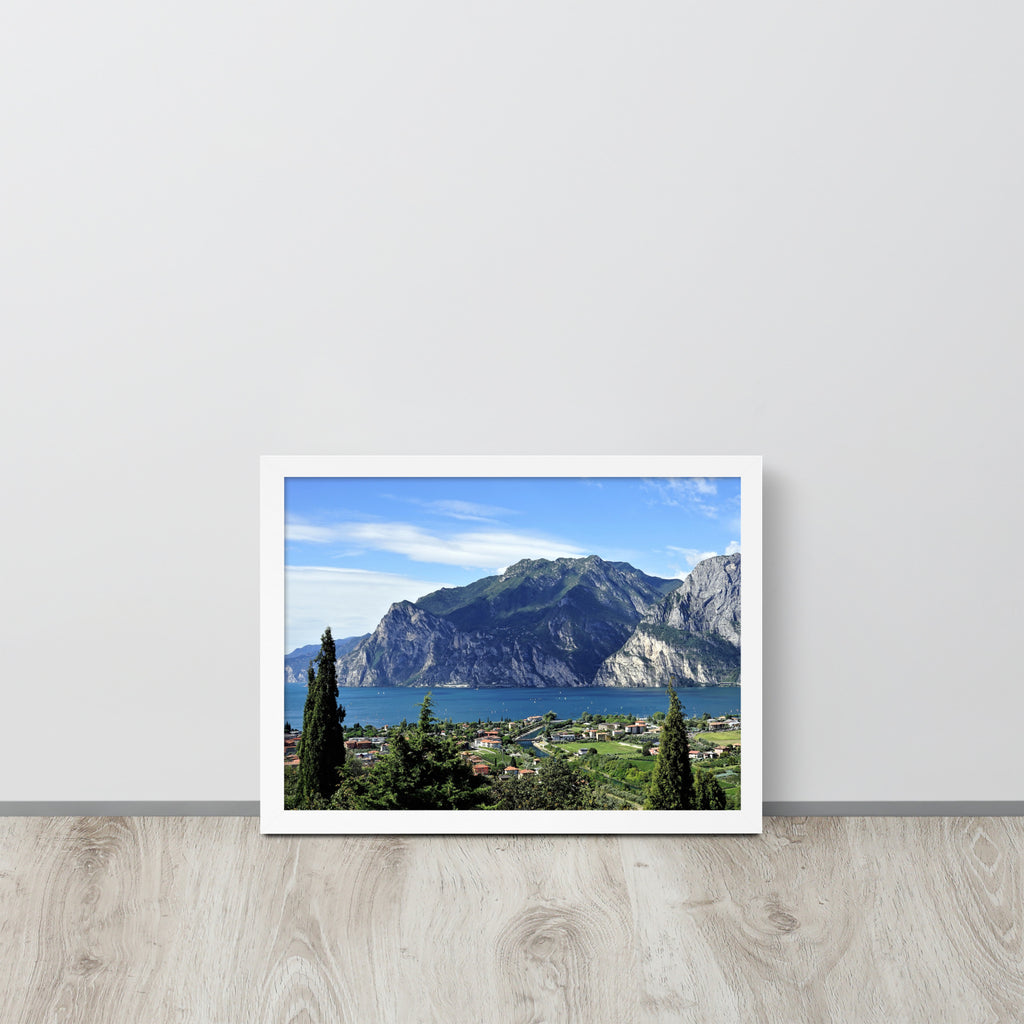 Lago di Garda Italia -- High Quality -- Framed on photo paper