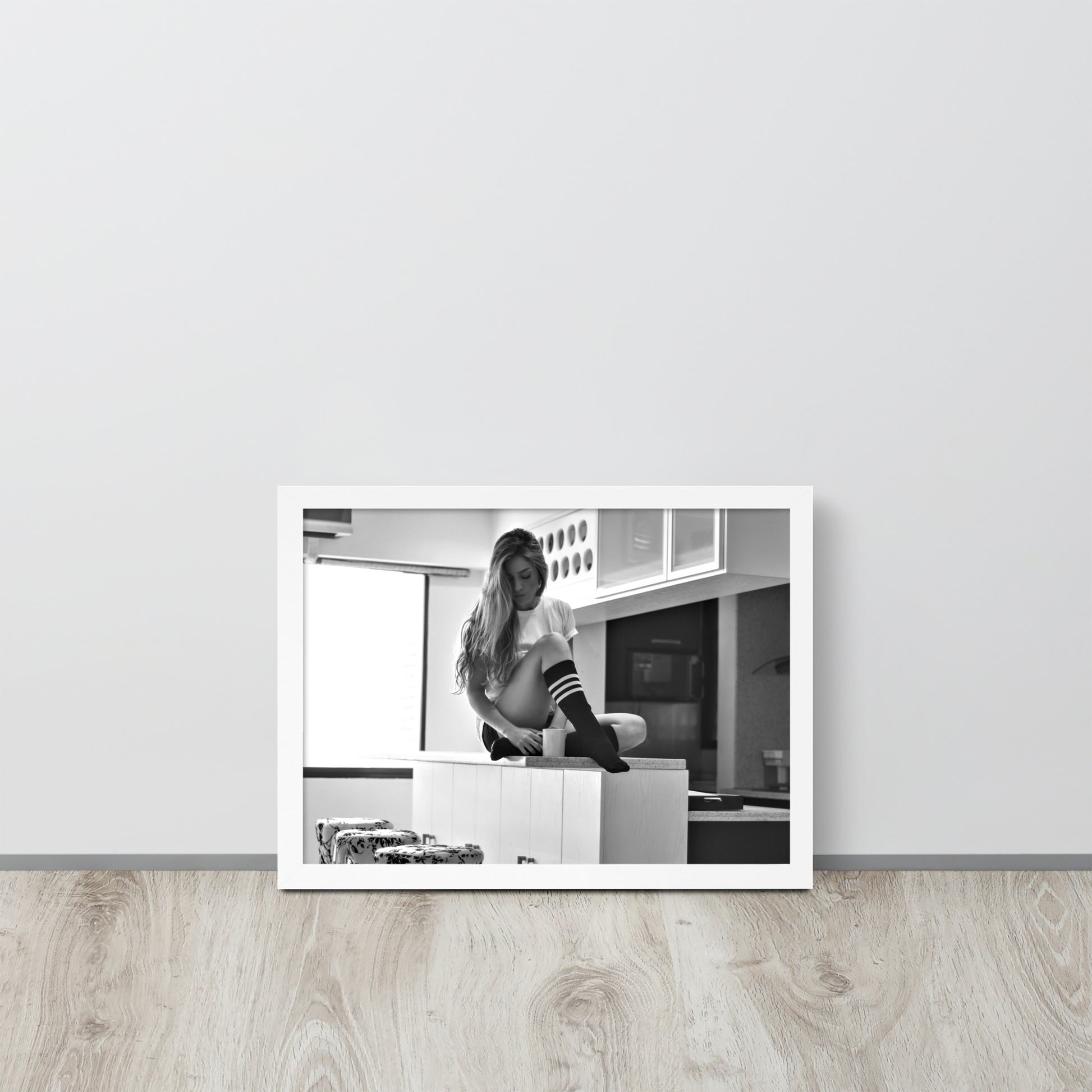 Women -- High Quality -- Framed on photo paper